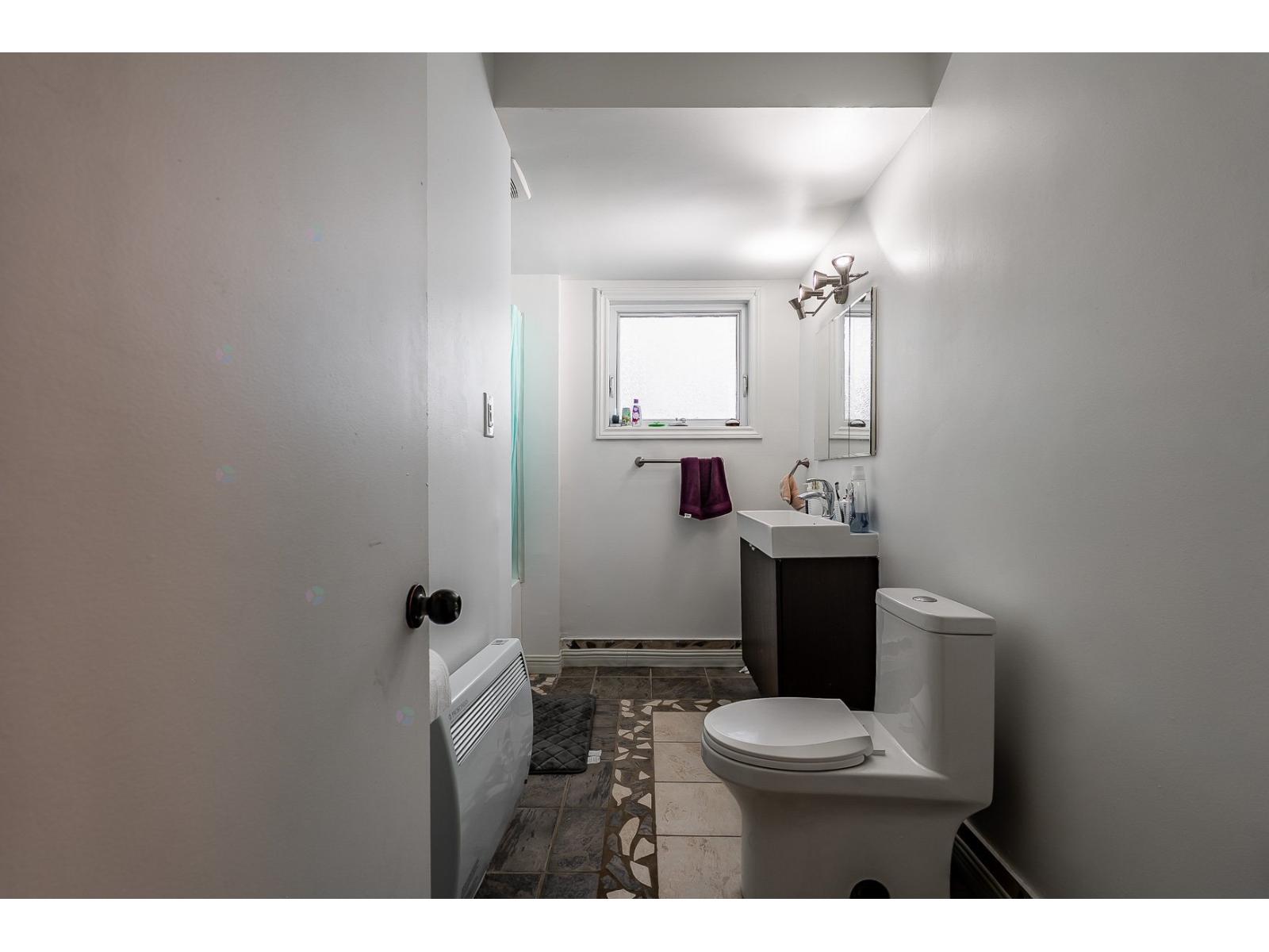 537-539 8e Avenue Property Photo 24