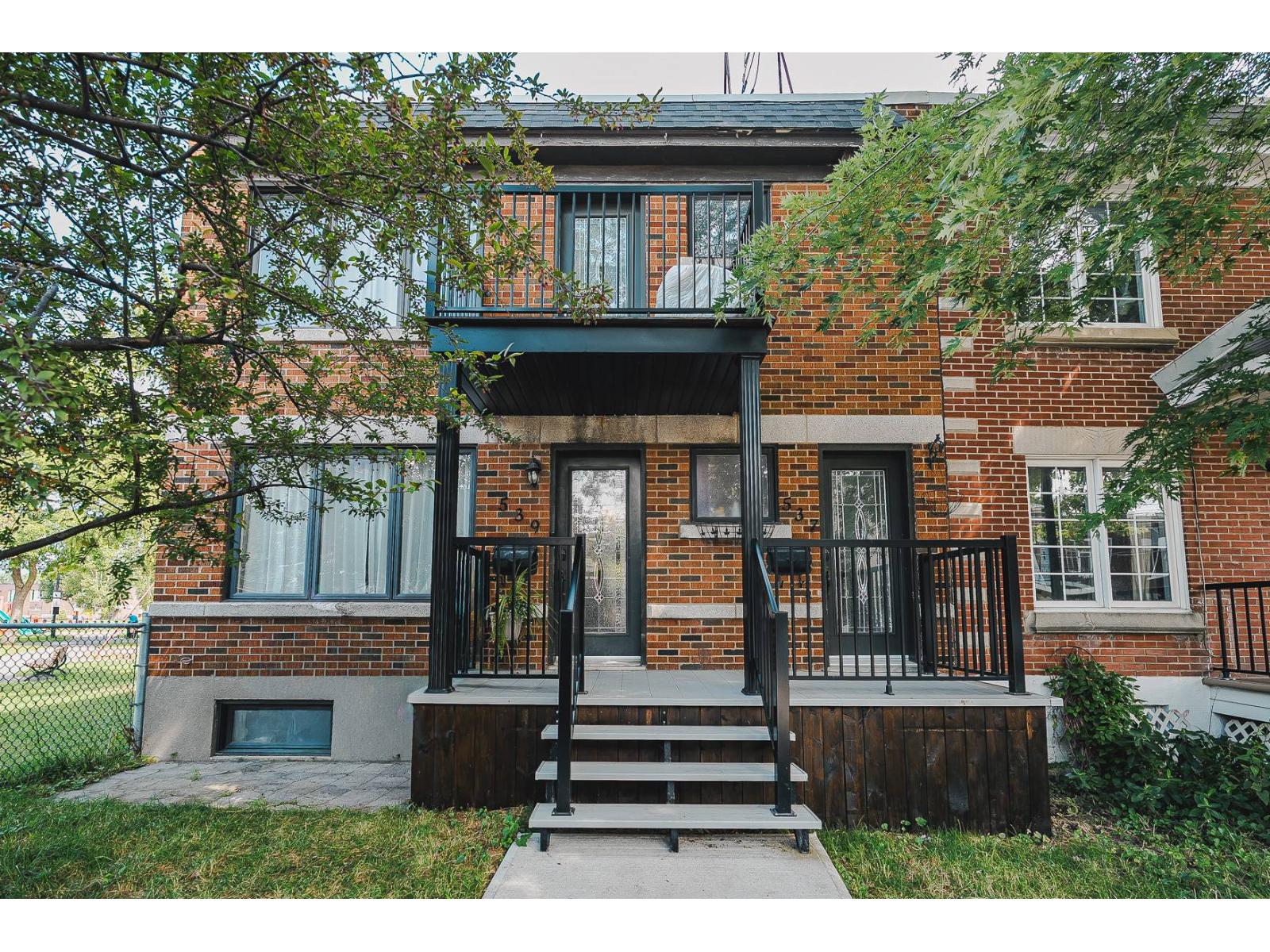 537-539 8e Avenue Property Photo 37