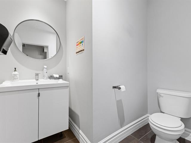 1583 Rue St-hubert Property Photo 6