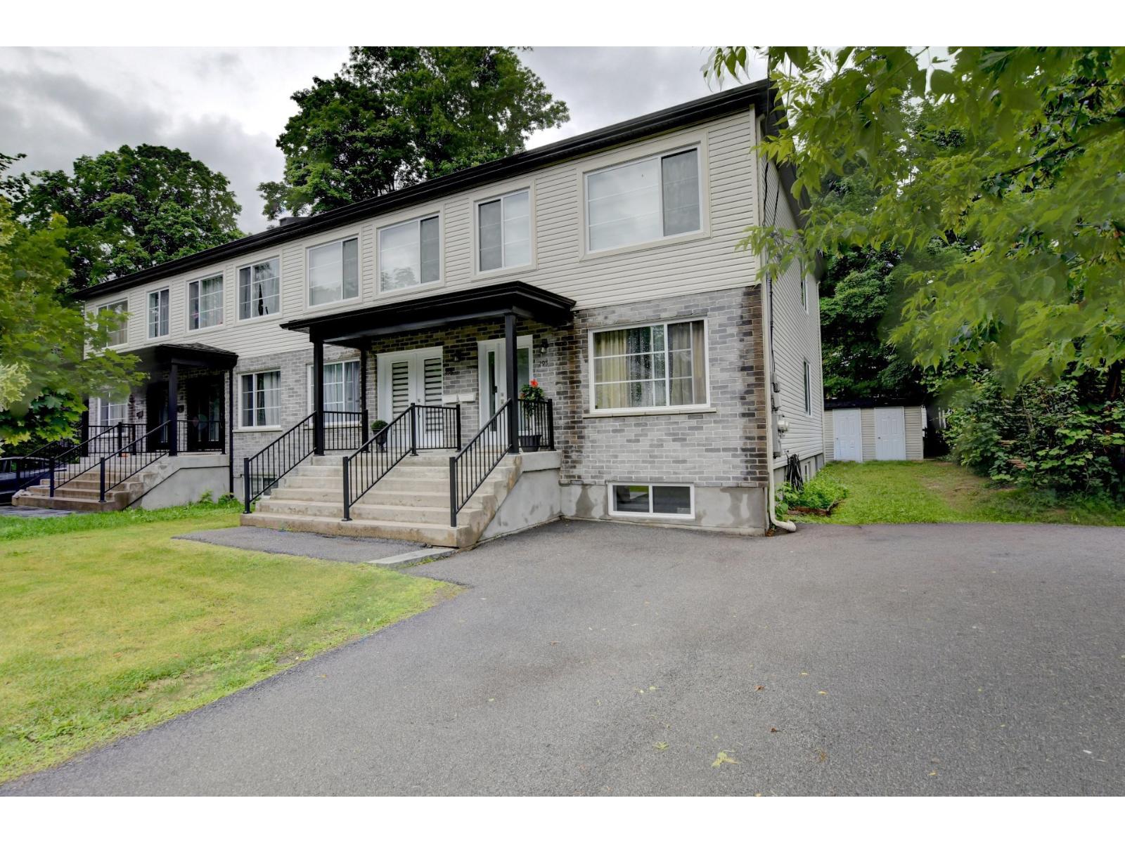 293-295 23e Avenue Property Photo 1