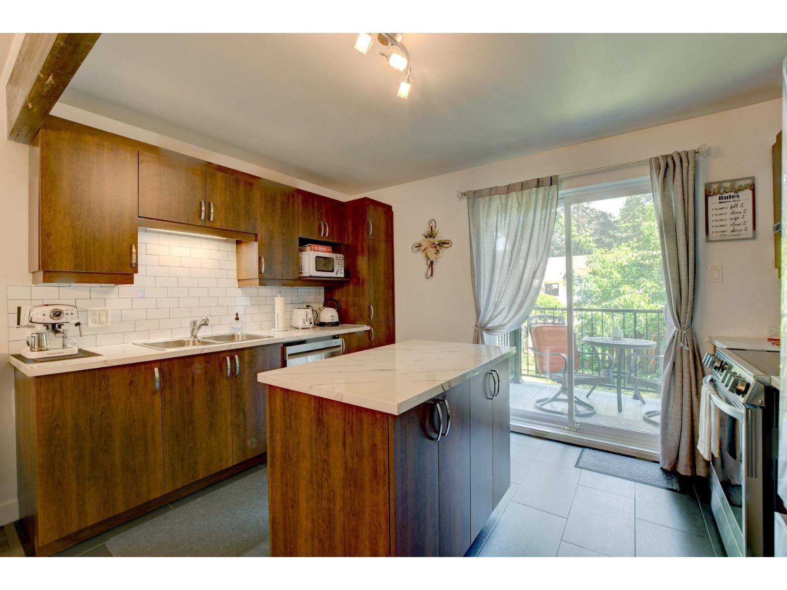 293-295 23e Avenue Property Photo 16