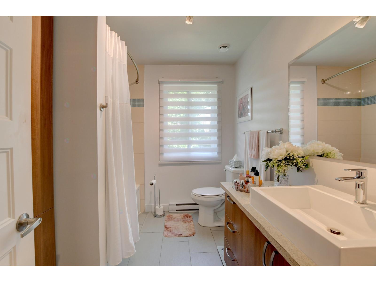 293-295 23e Avenue Property Photo 20