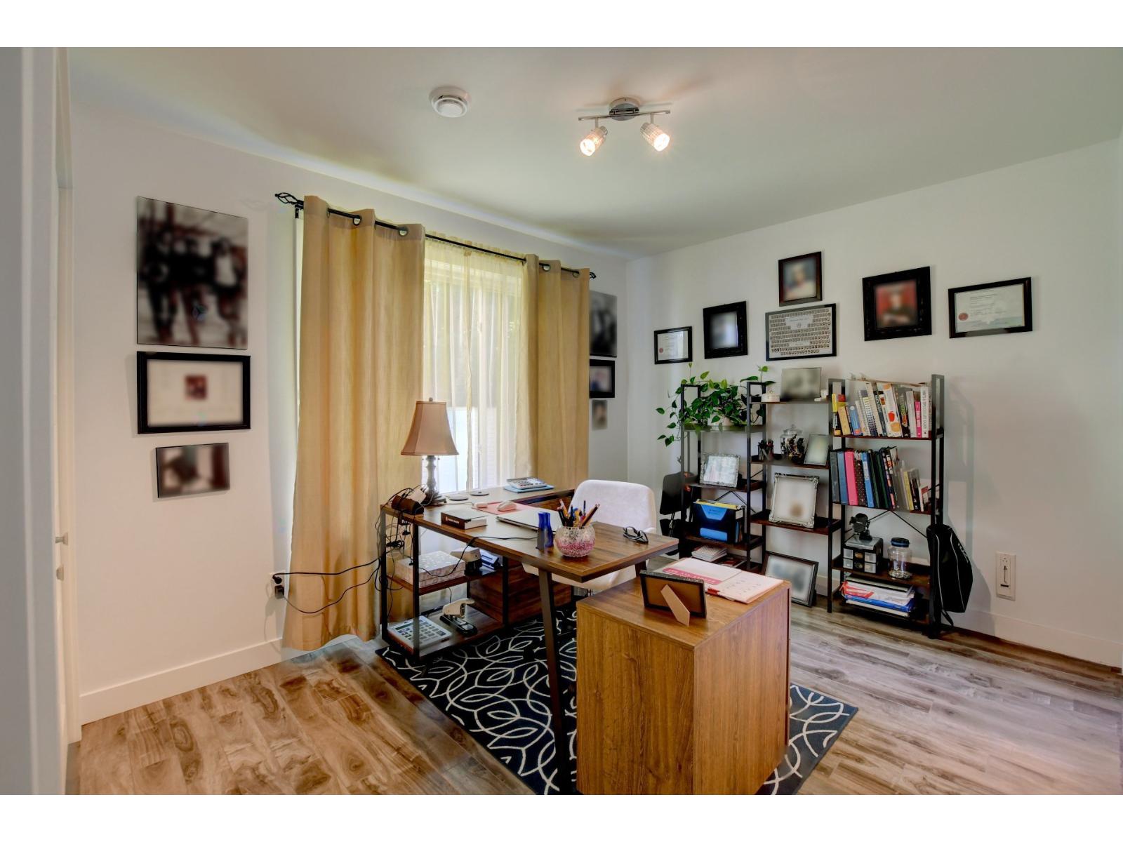 293-295 23e Avenue Property Photo 22
