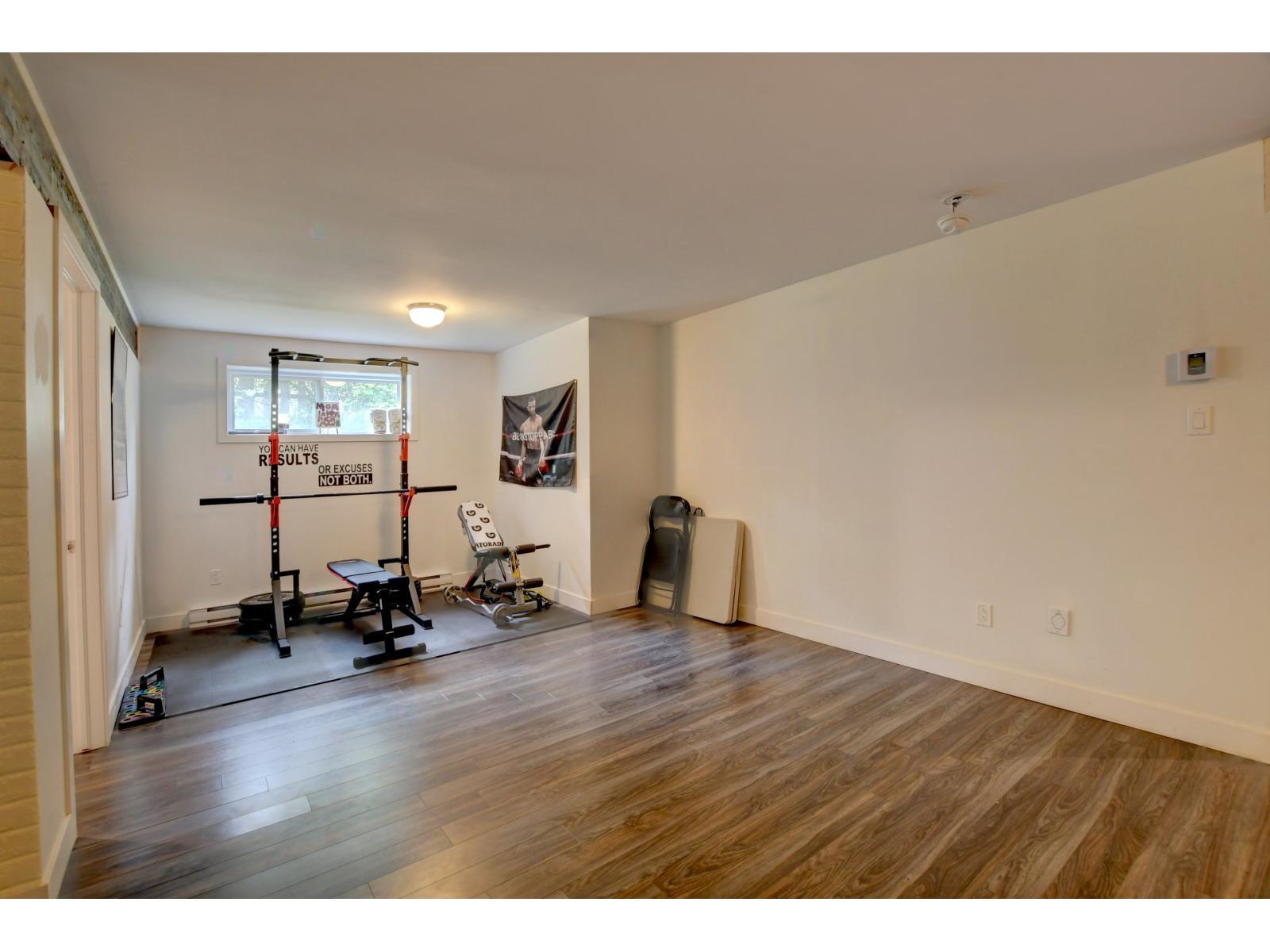 293-295 23e Avenue Property Photo 34