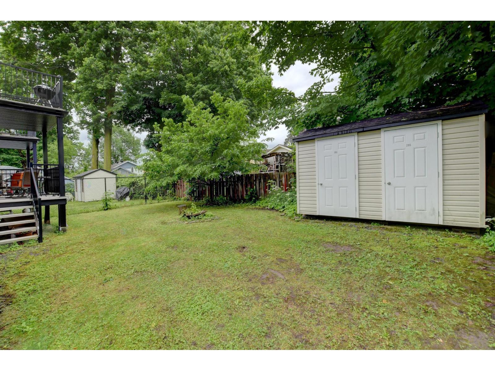 293-295 23e Avenue Property Photo 60