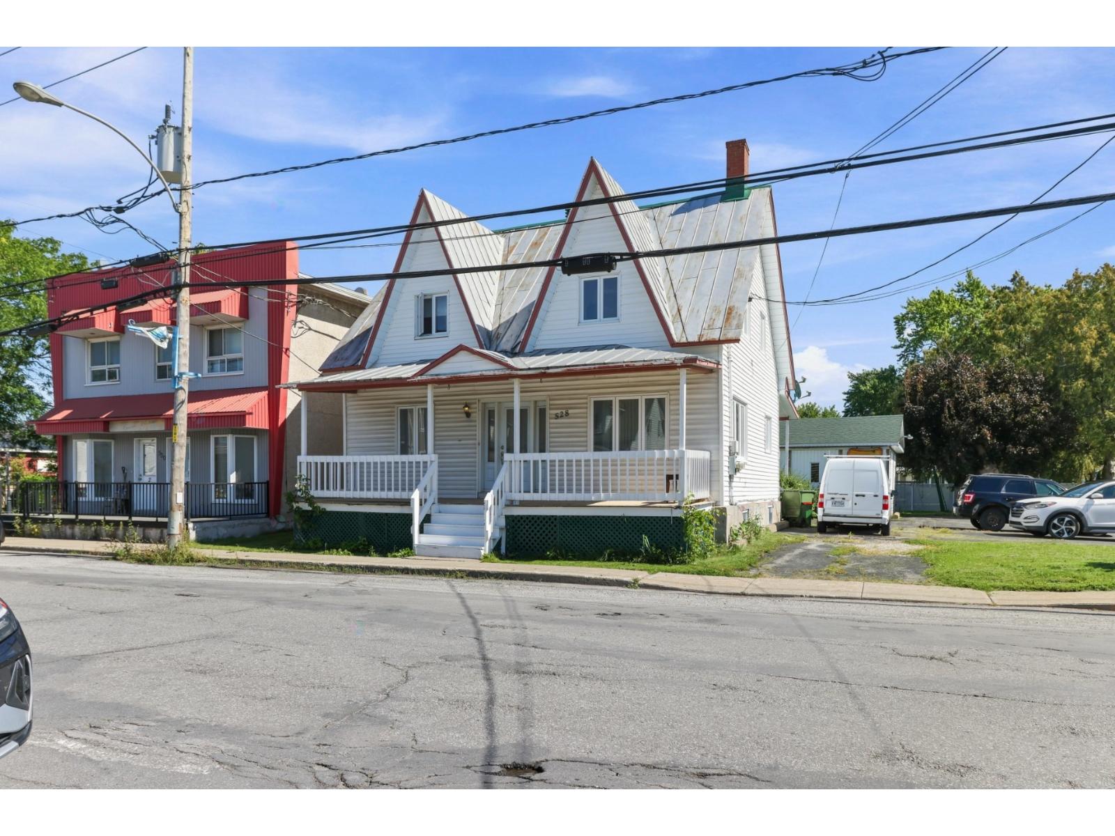528 Rg Notre-Dame Property Photo 1