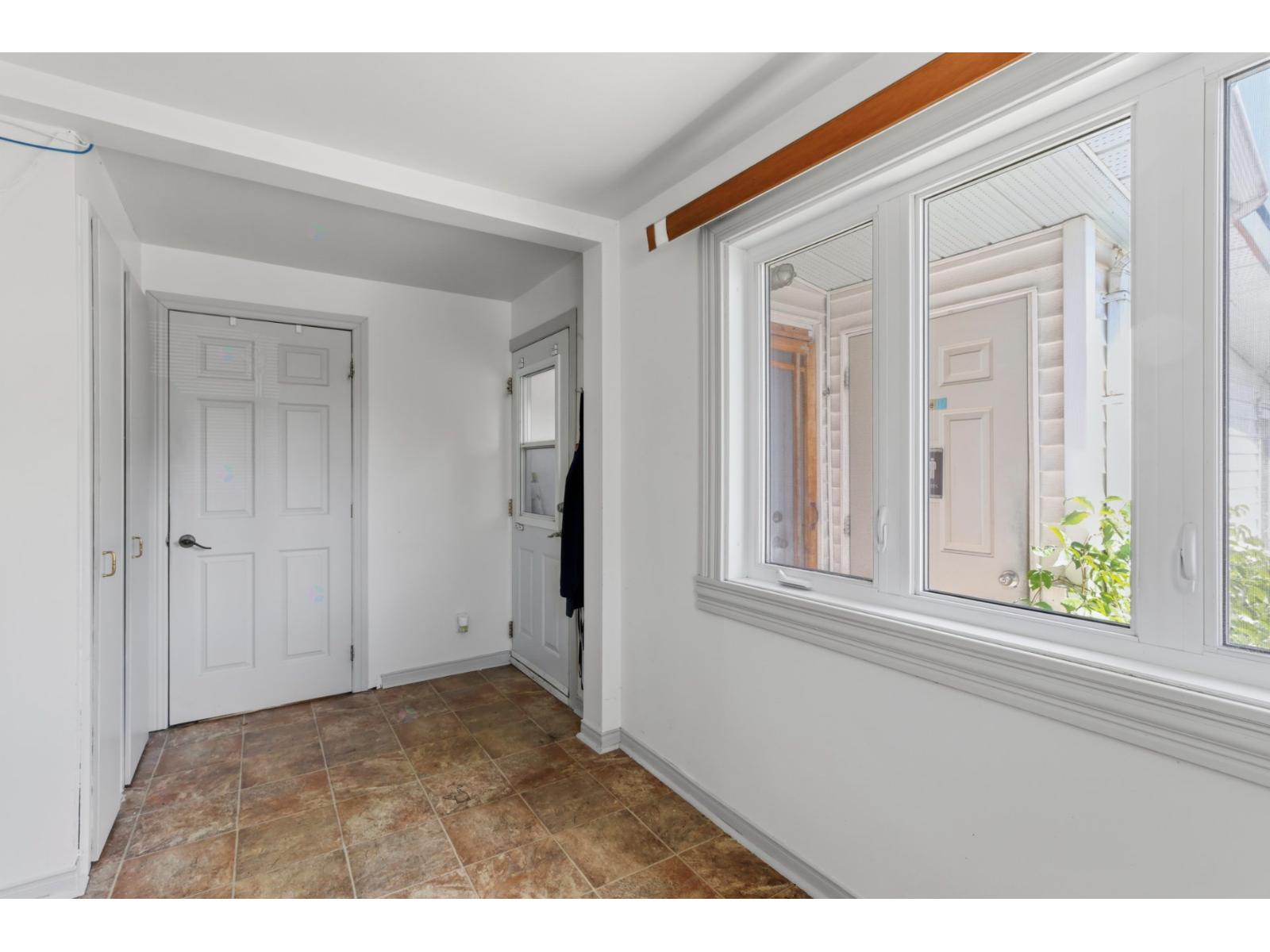 528 Rg Notre-dame Property Photo 4
