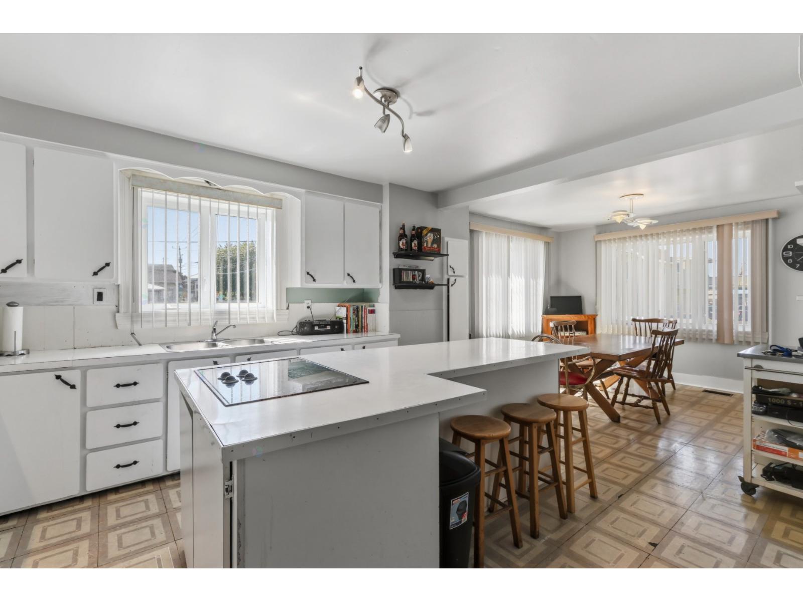 528 Rg Notre-dame Property Photo 11