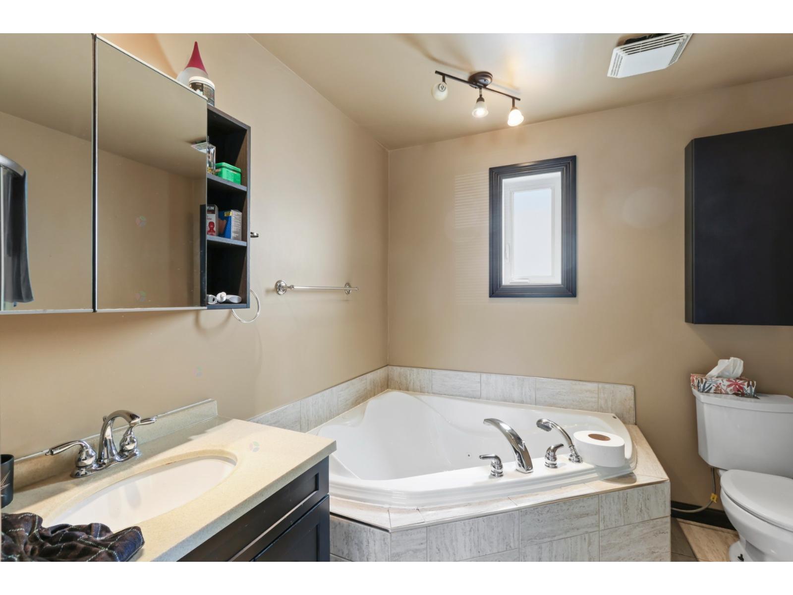528 Rg Notre-dame Property Photo 14