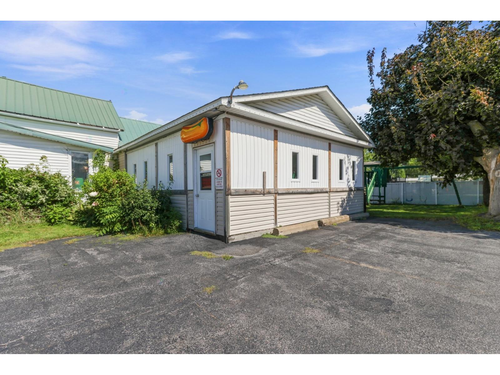 528 Rg Notre-dame Property Photo 23