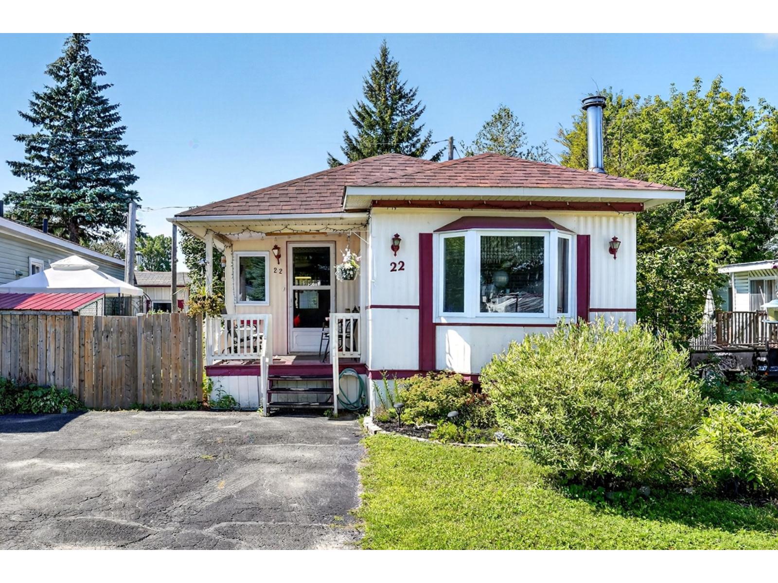 22 99e Avenue E. Property Photo 1
