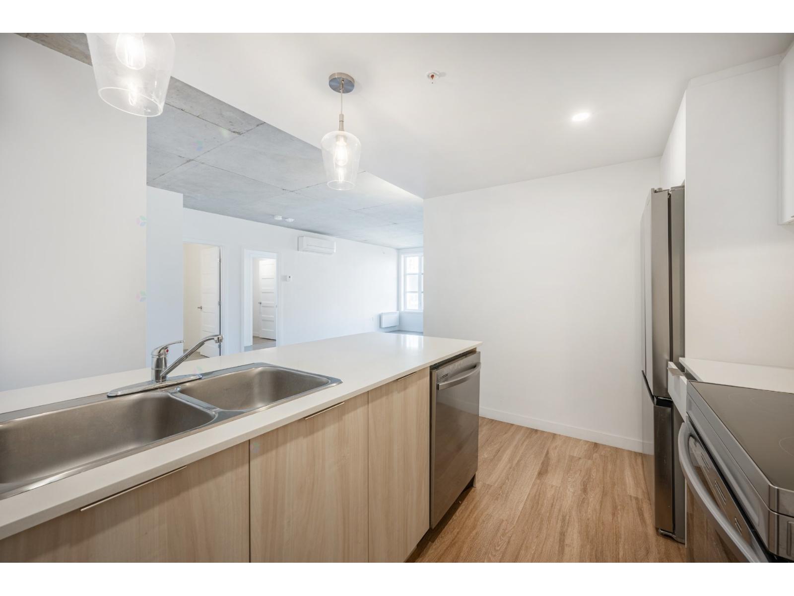 5250 Boul. Henri-bourassa O., #611 Property Photo 9