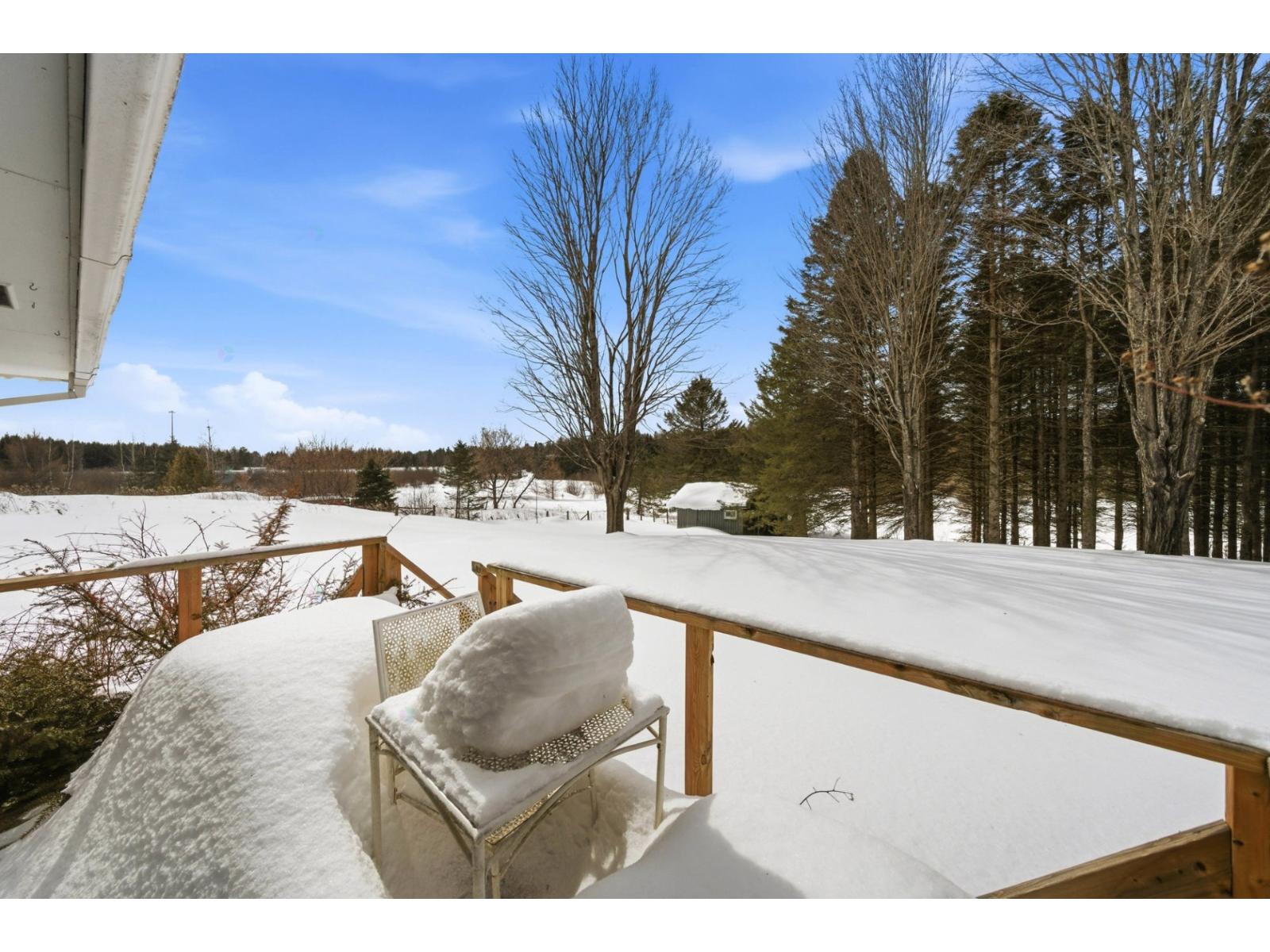 1640 Ch. De La Rivière-aux-cerises Property Photo 23