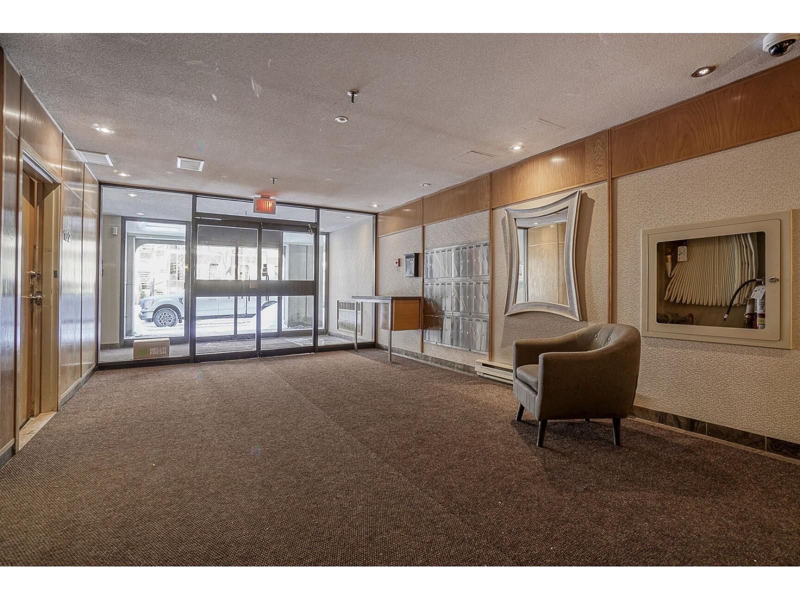 460 Rue Du Champ-de-mars, #307 Property Photo 14