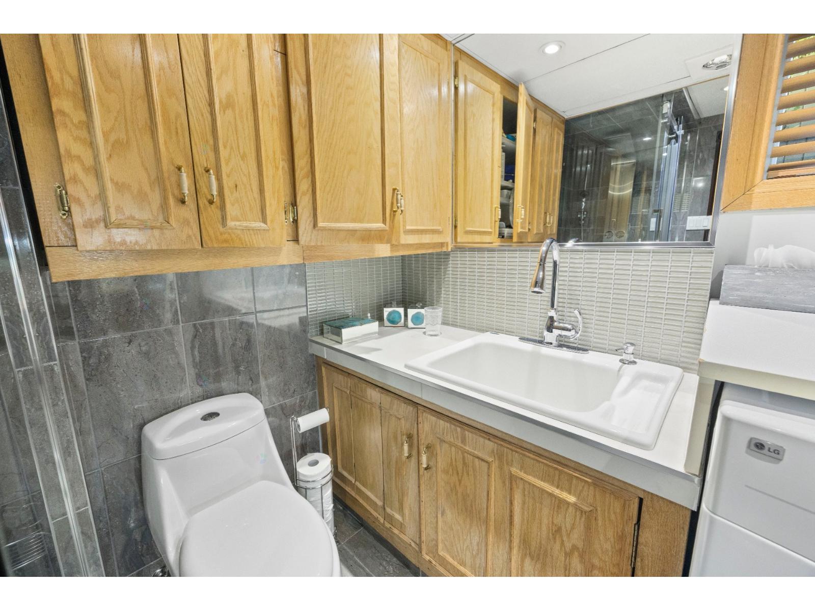 410 Rue Bernard Property Photo 32