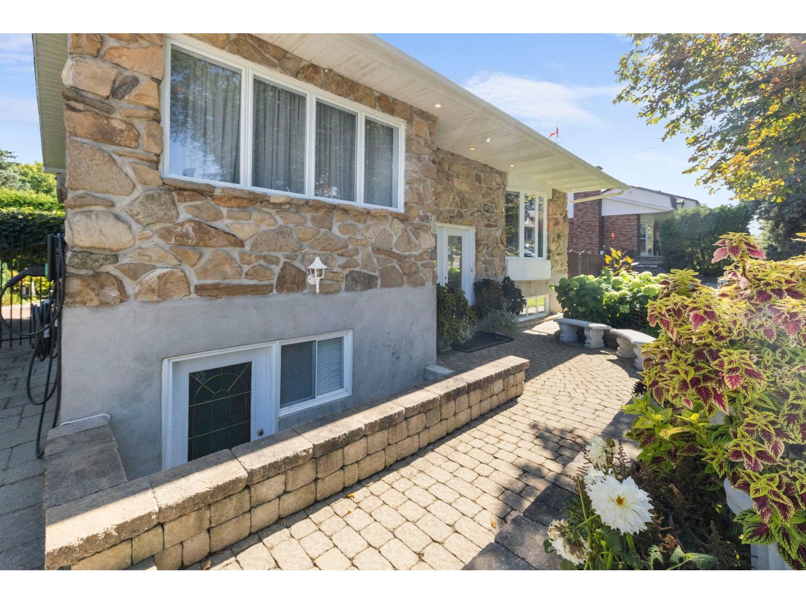 410 Rue Bernard Property Photo 46