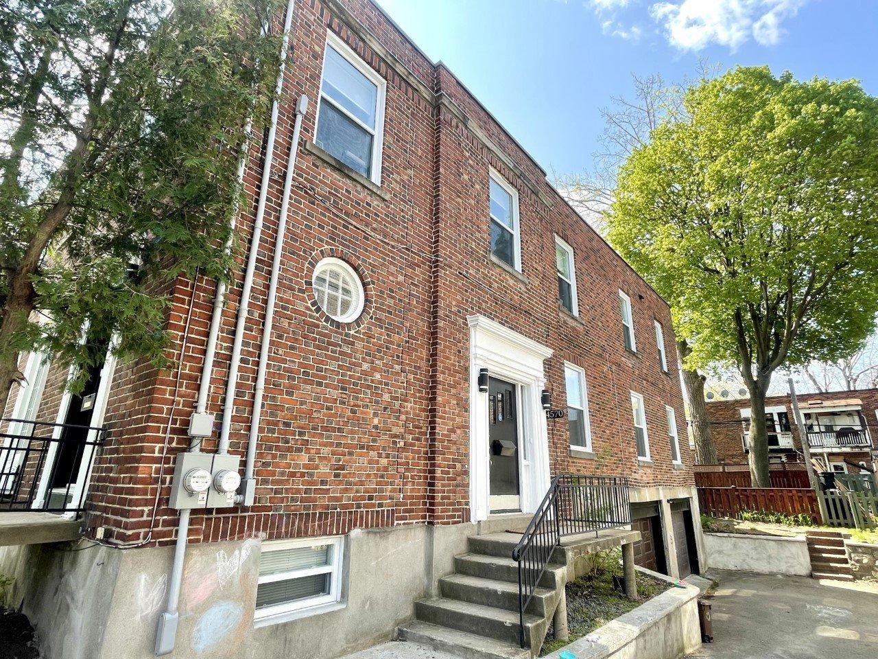 4570 Av. Wilson