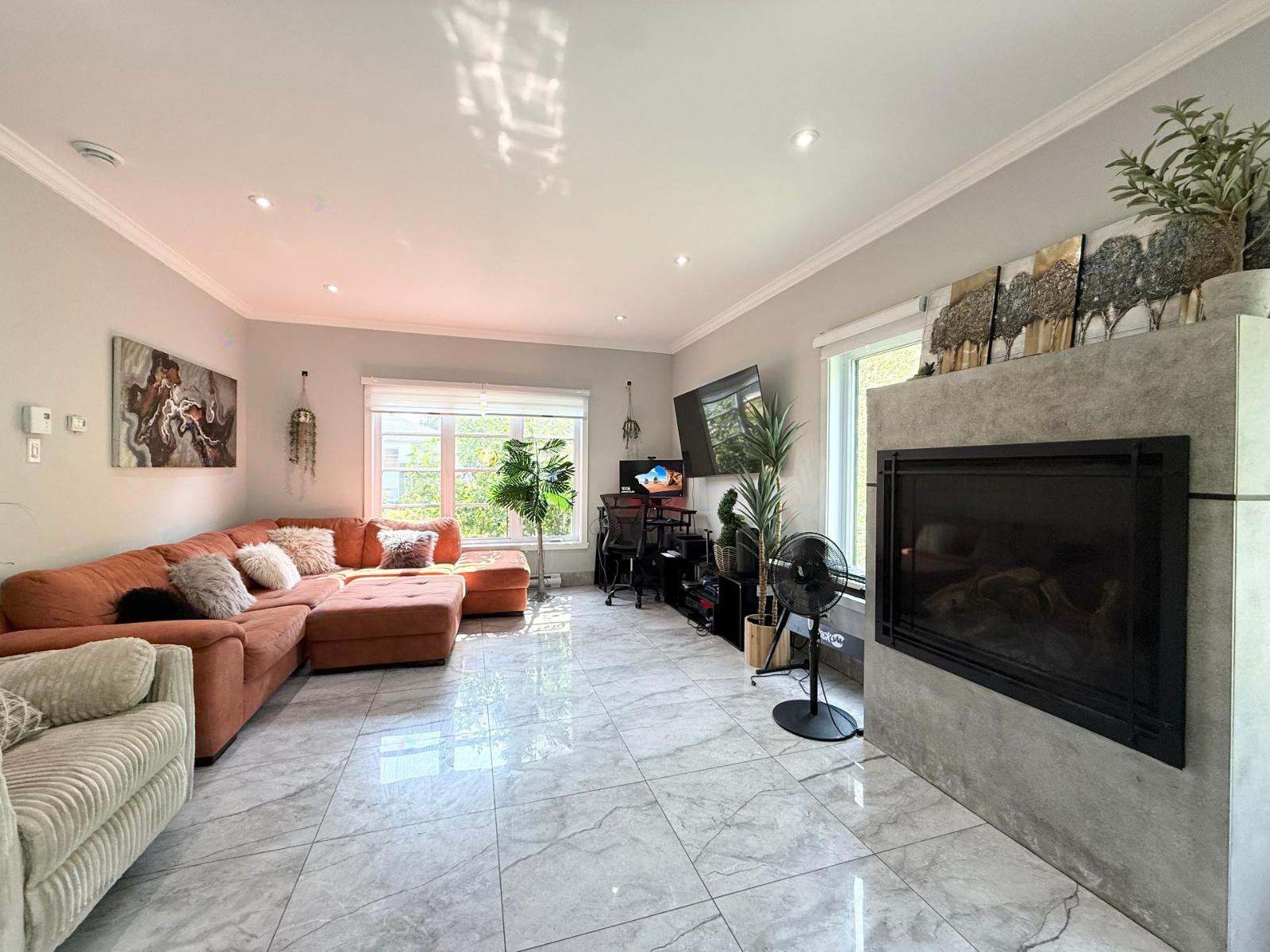 249 Rue Brock Property Photo 3