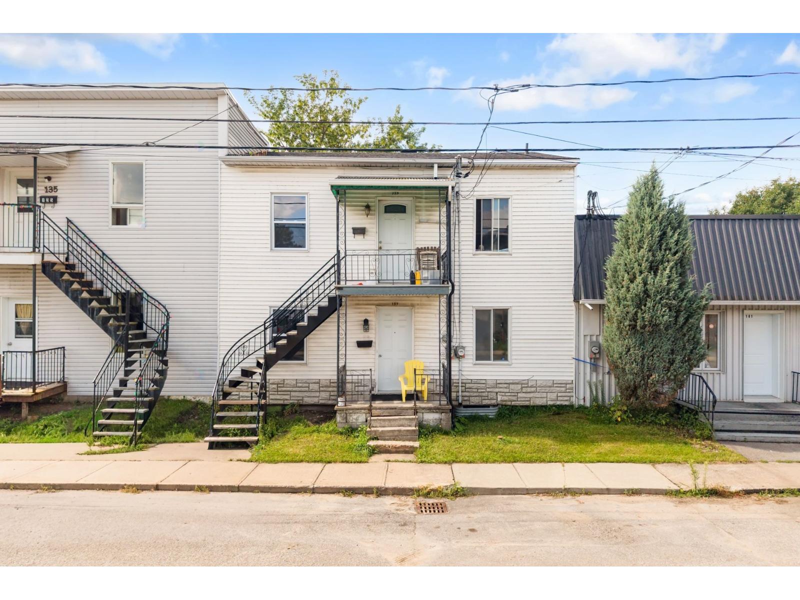 137-139 Rue Beauchemin Property Photo 1