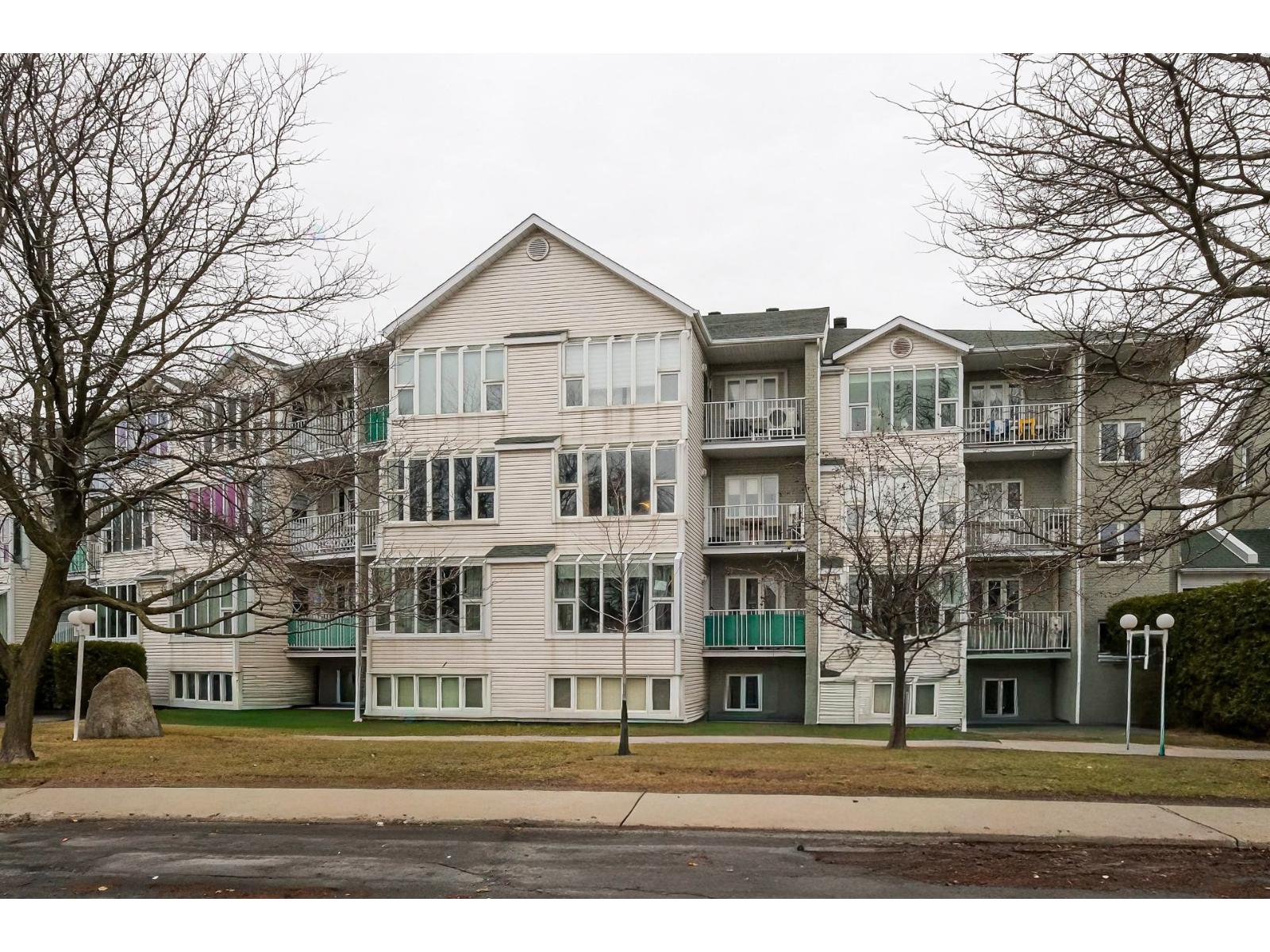 2975 Rue Des Émeraudes, #211