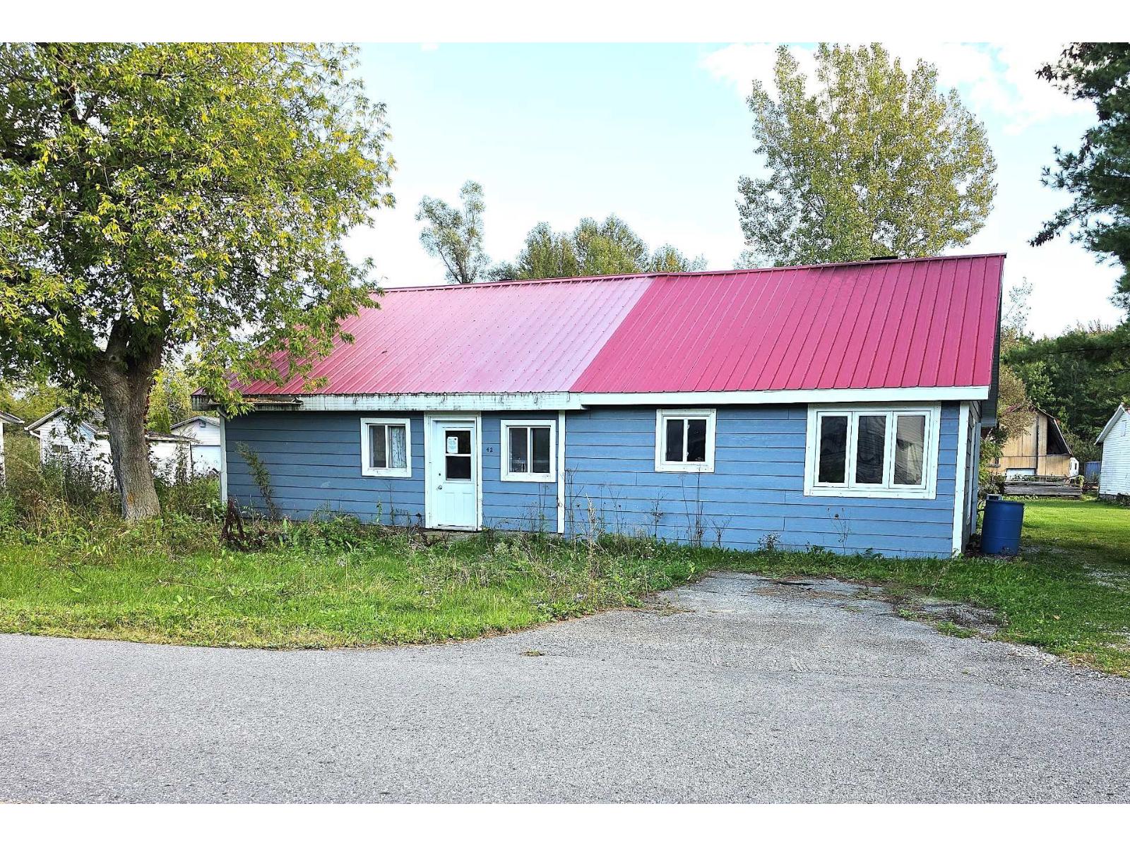 42 Rg St-jean-baptiste Property Photo 1