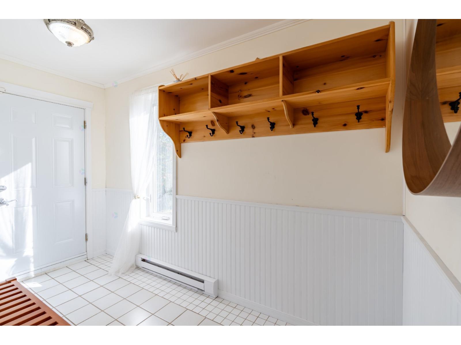 1595 Mtée De La Réserve Property Photo 8