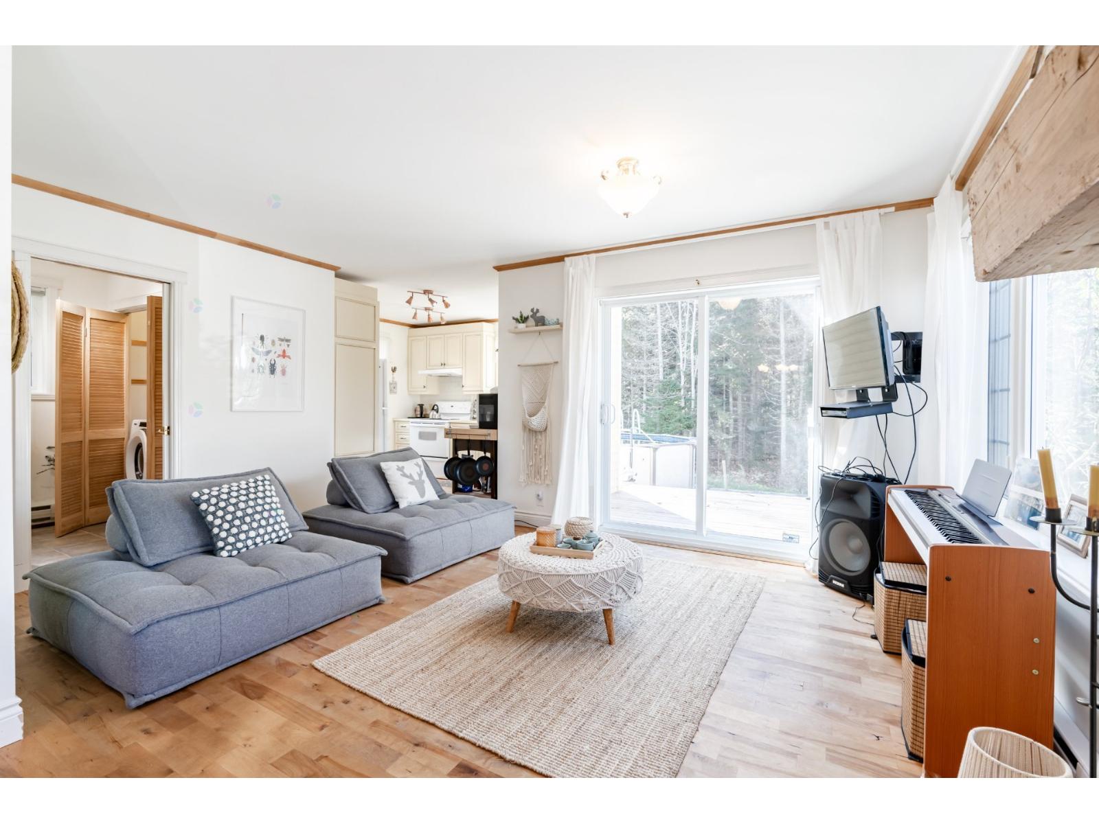 1595 Mtée De La Réserve Property Photo 16