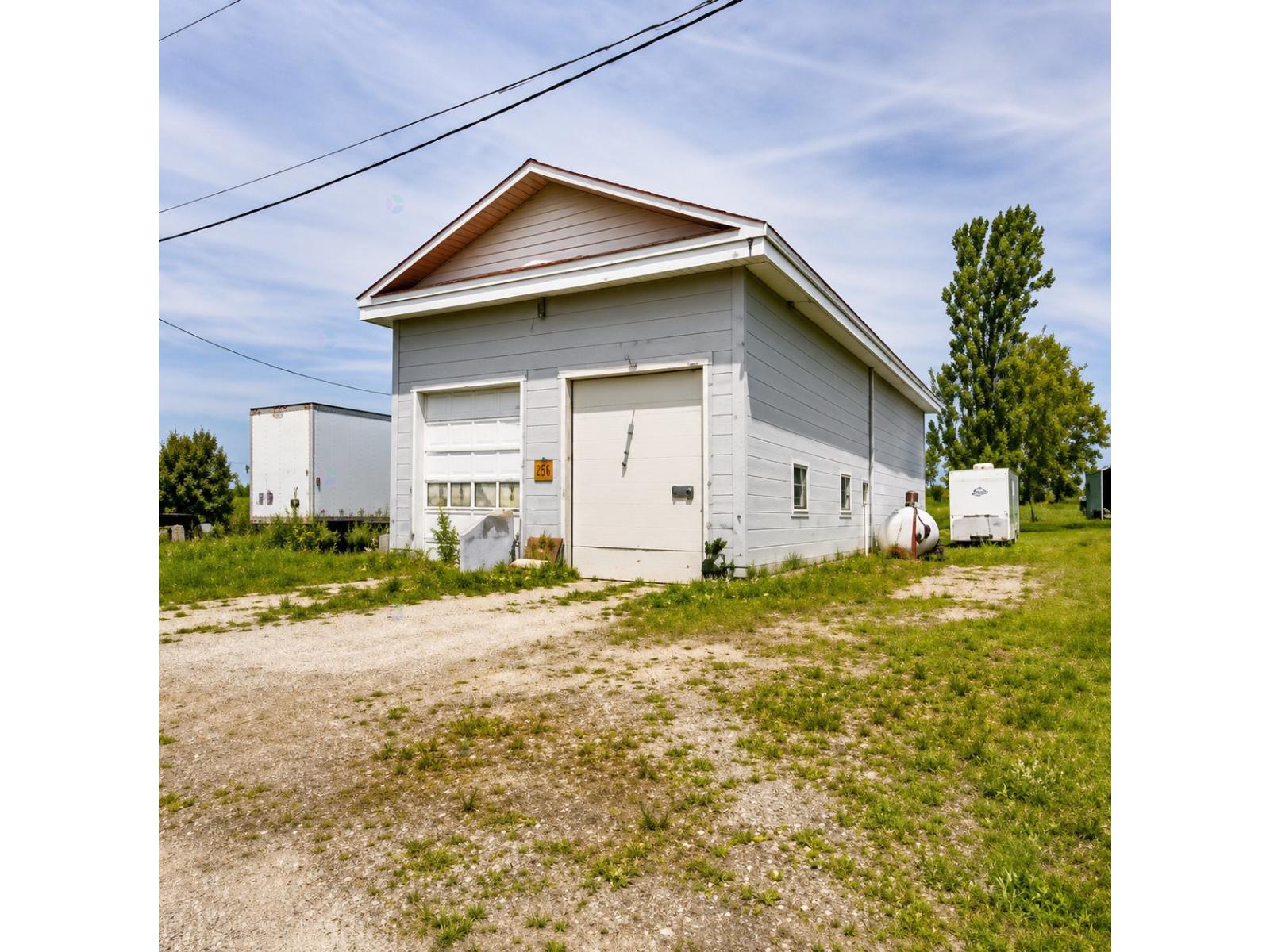 Ch. De Covey Hill Property Photo 4