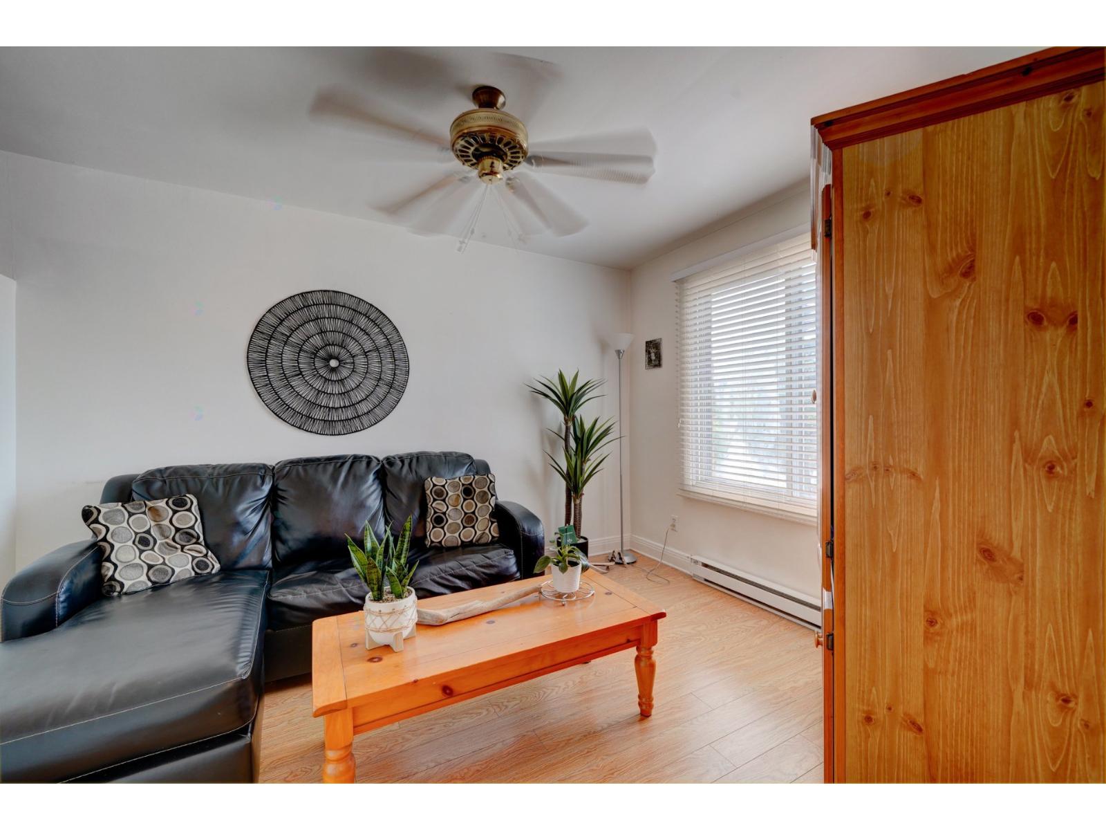 353-355a 3e Avenue Property Photo 2