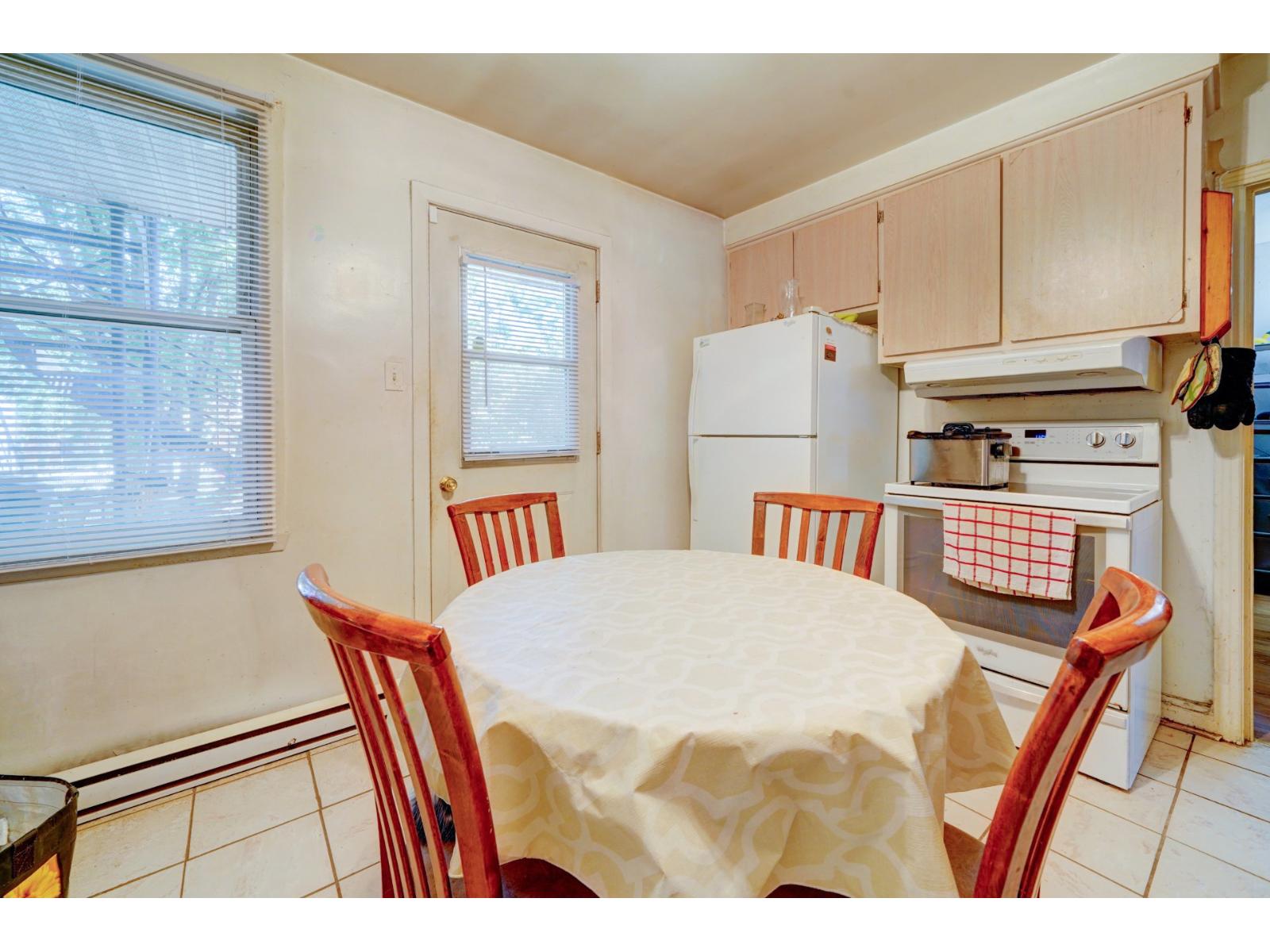 353-355a 3e Avenue Property Photo 16