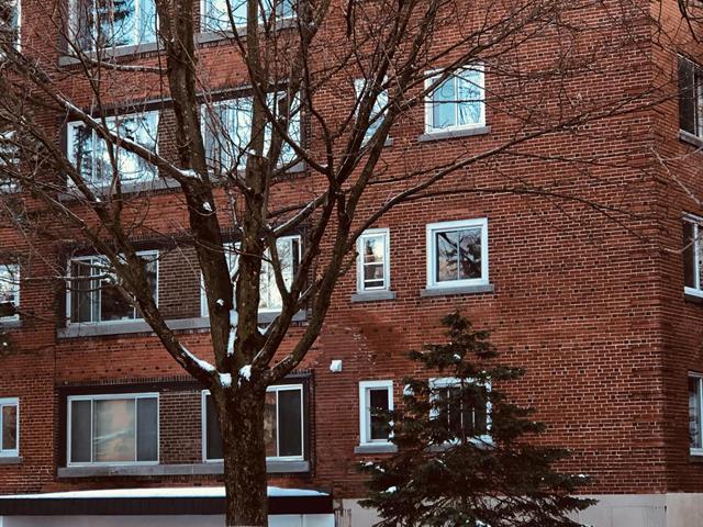 3380 Av. Ridgewood, #408 Property Photo 1