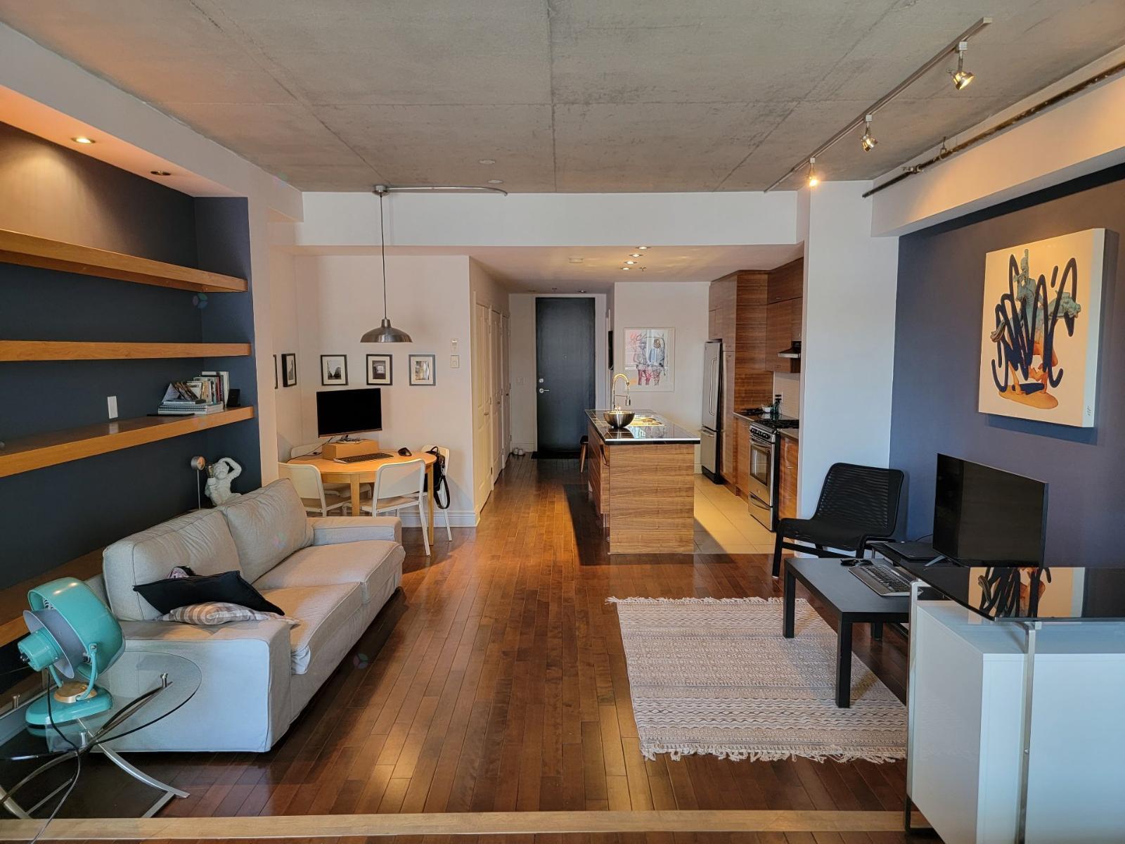 5255 Av. Du Parc, #205
