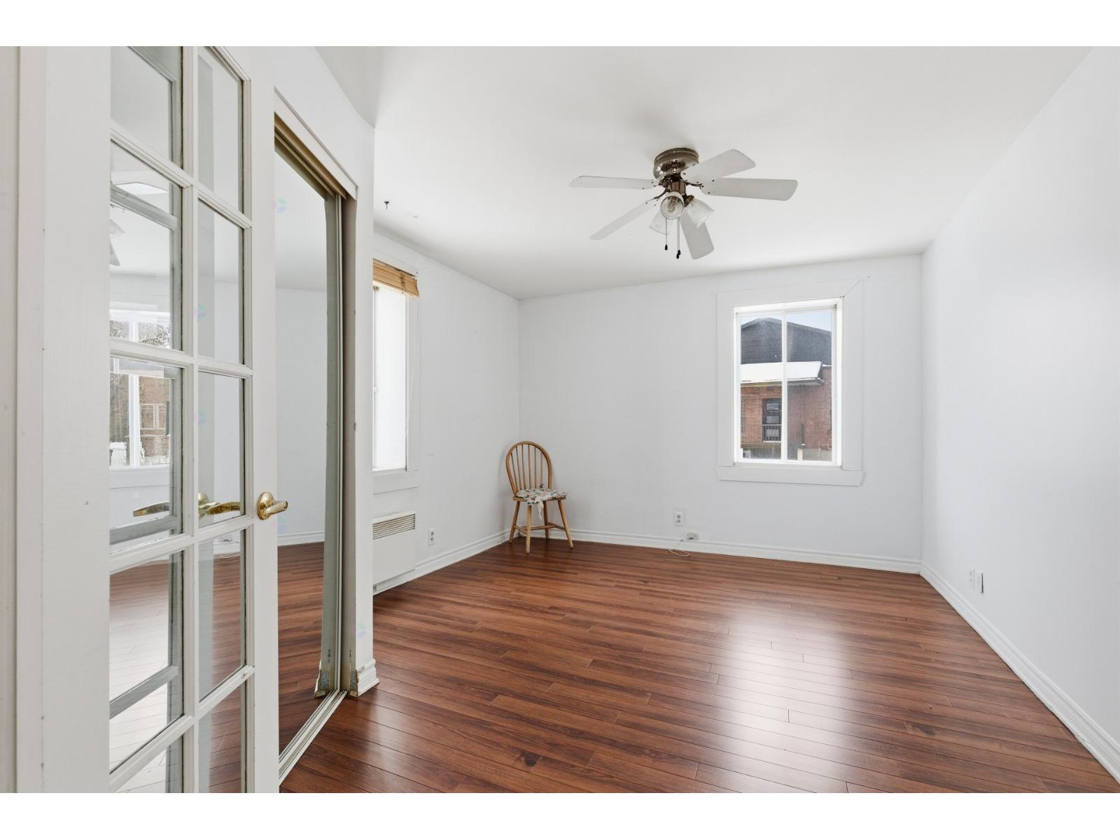 189-191 14e Avenue Property Photo 10