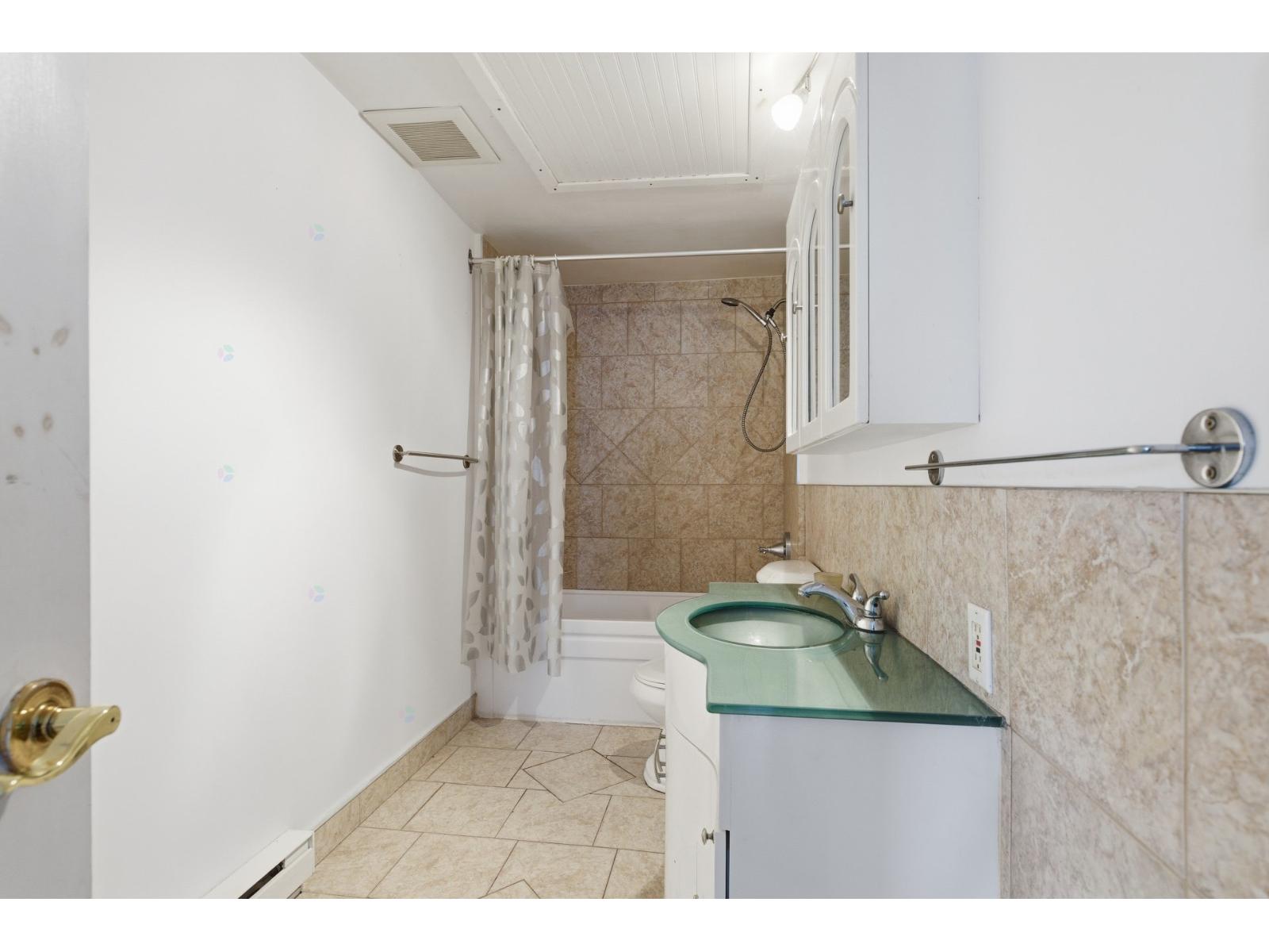 189-191 14e Avenue Property Photo 11