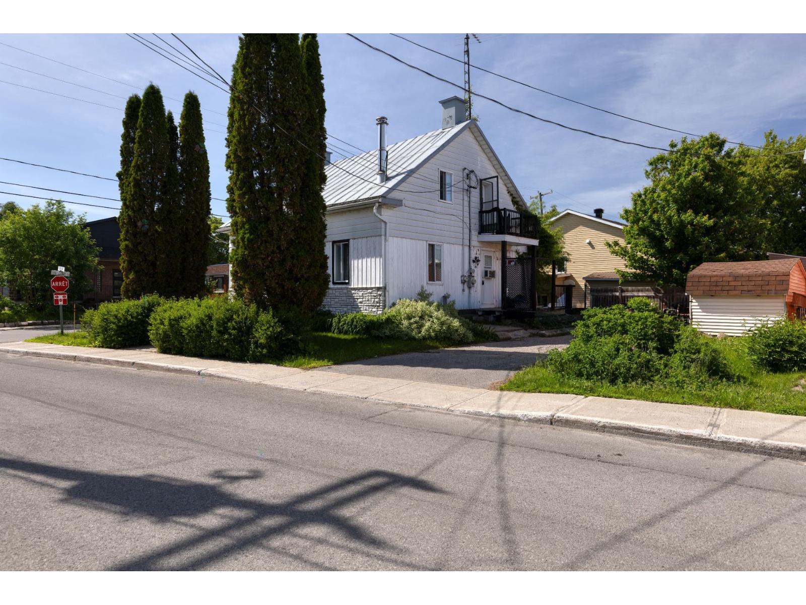 189-191 14e Avenue Property Photo 14