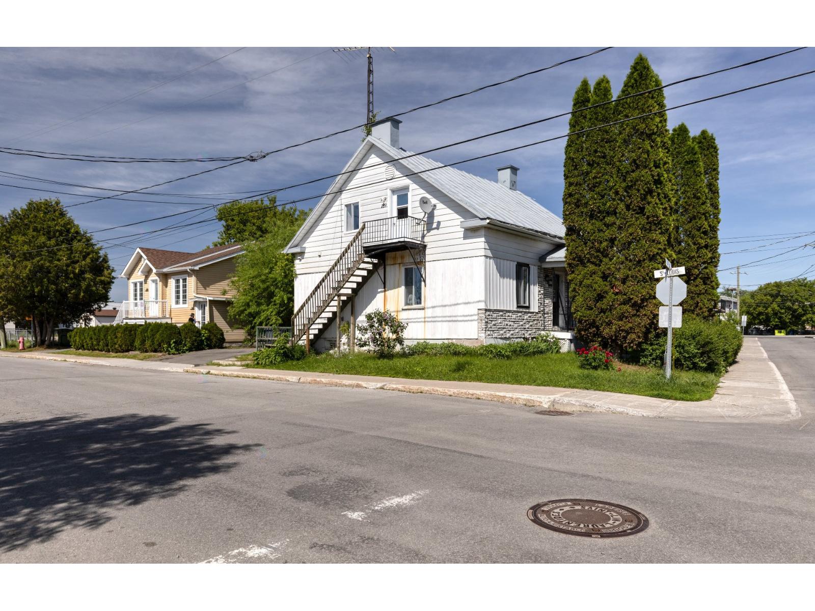 189-191 14e Avenue Property Photo 16