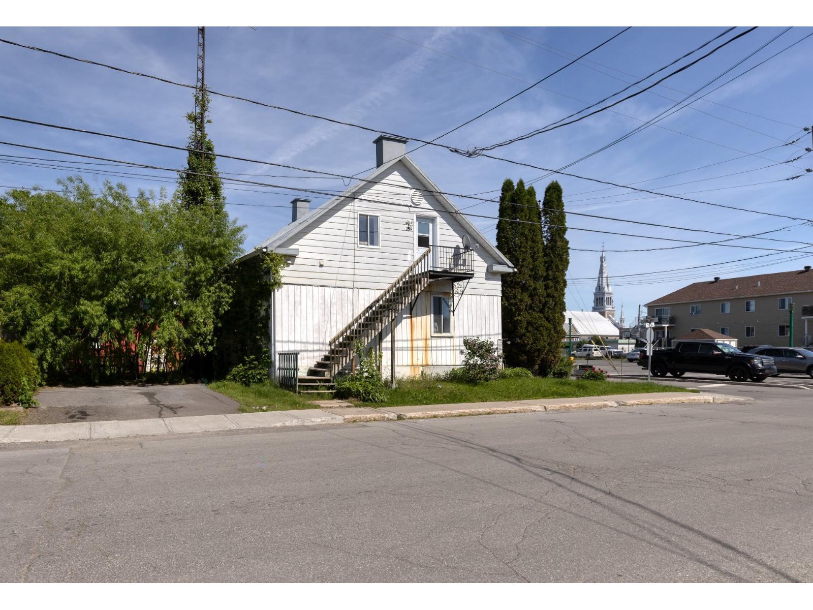 189-191 14e Avenue Property Photo 17