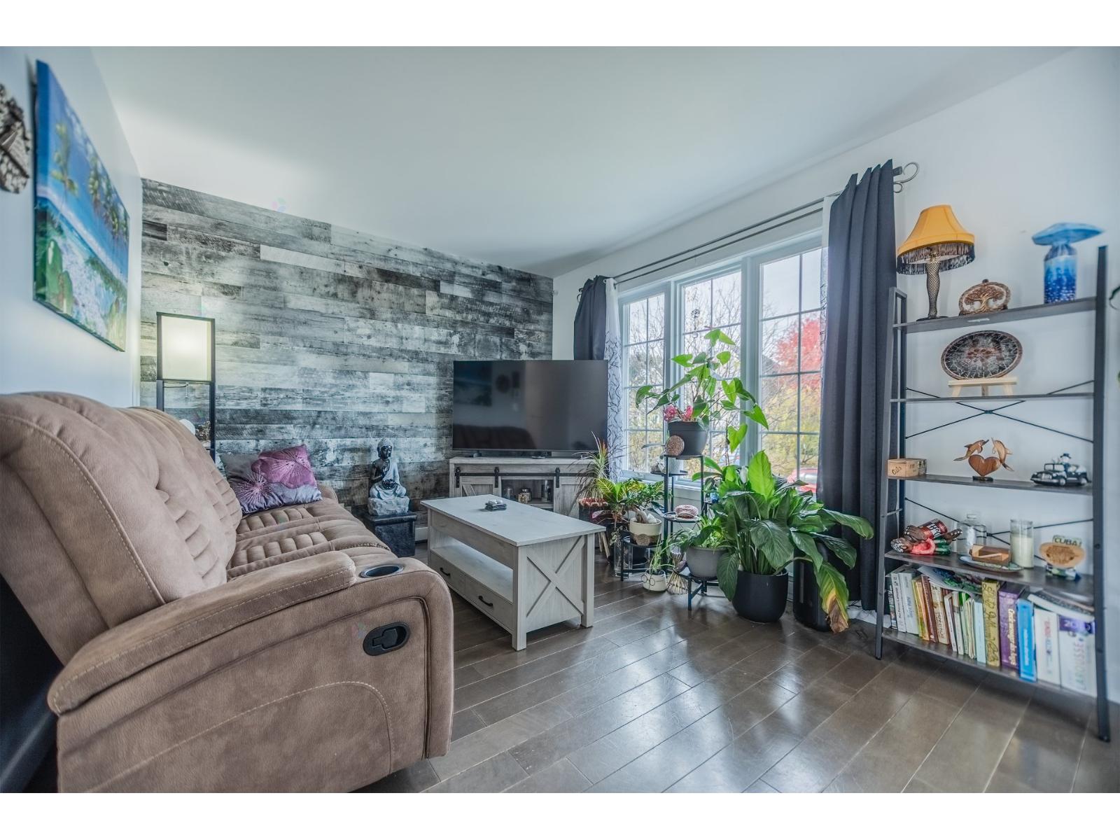 50 Rue Jacques-riopel Property Photo 4