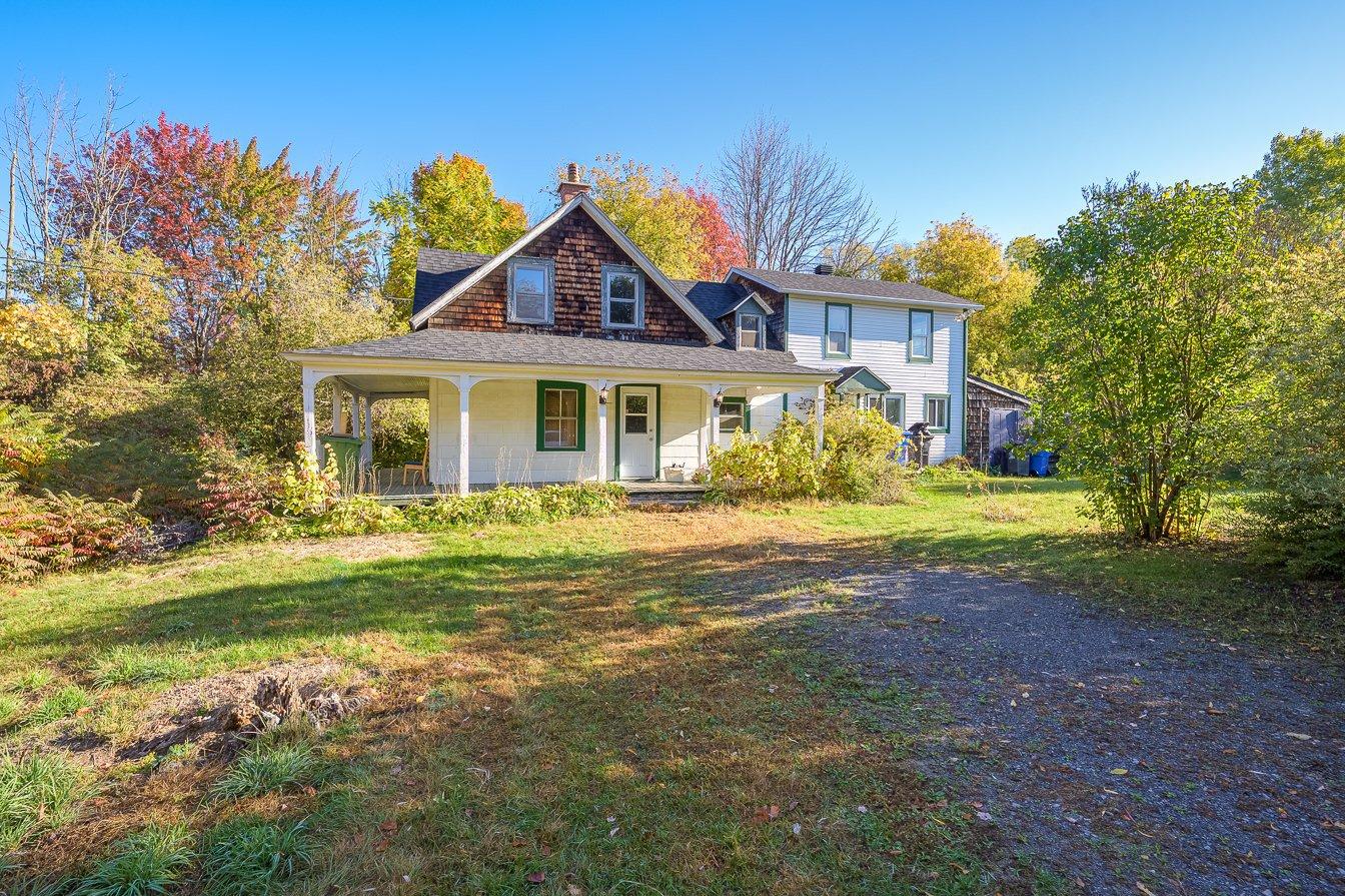 2795a Côte St-charles Property Photo 2