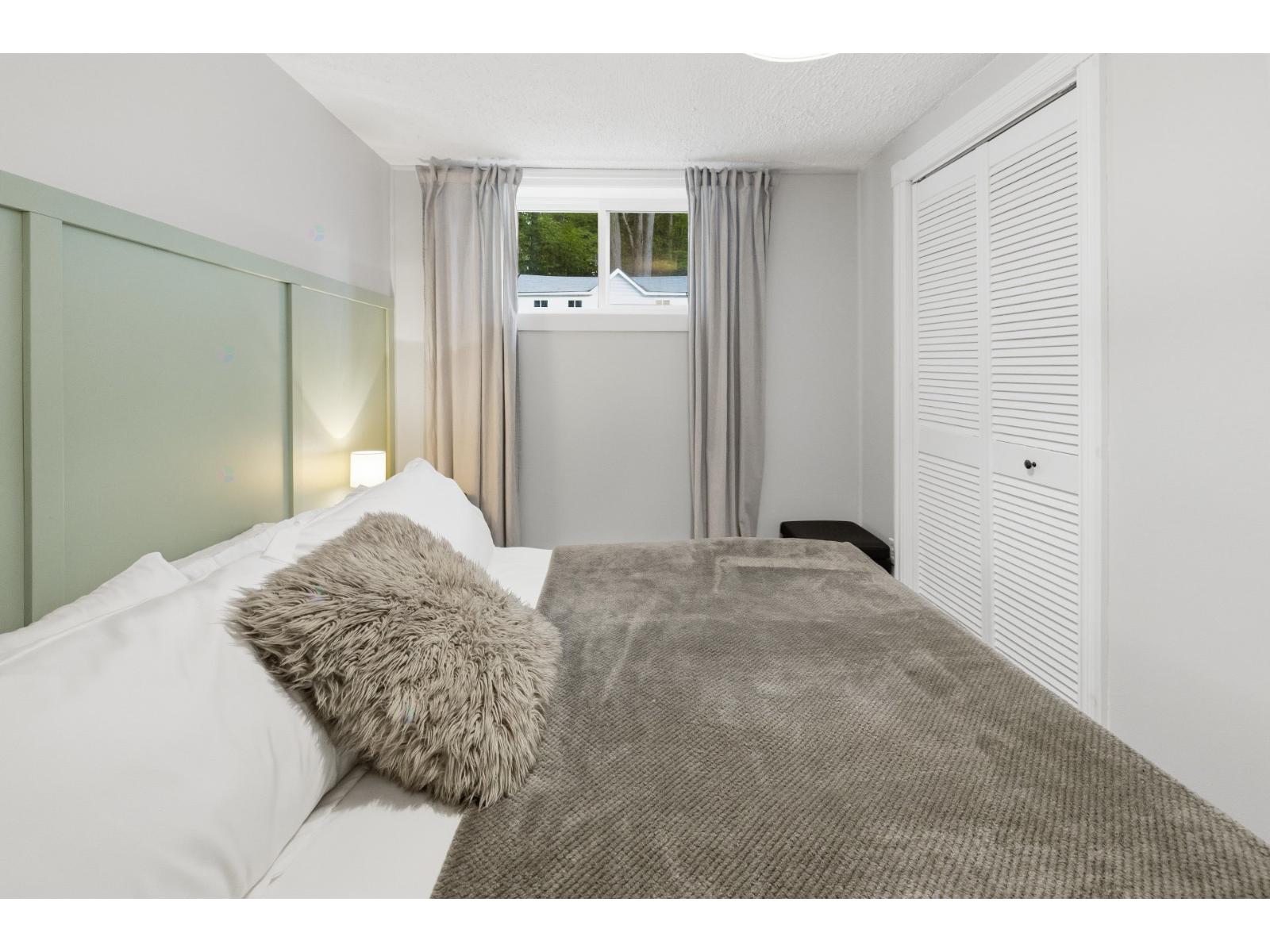 82 Av. Rosa Property Photo 32