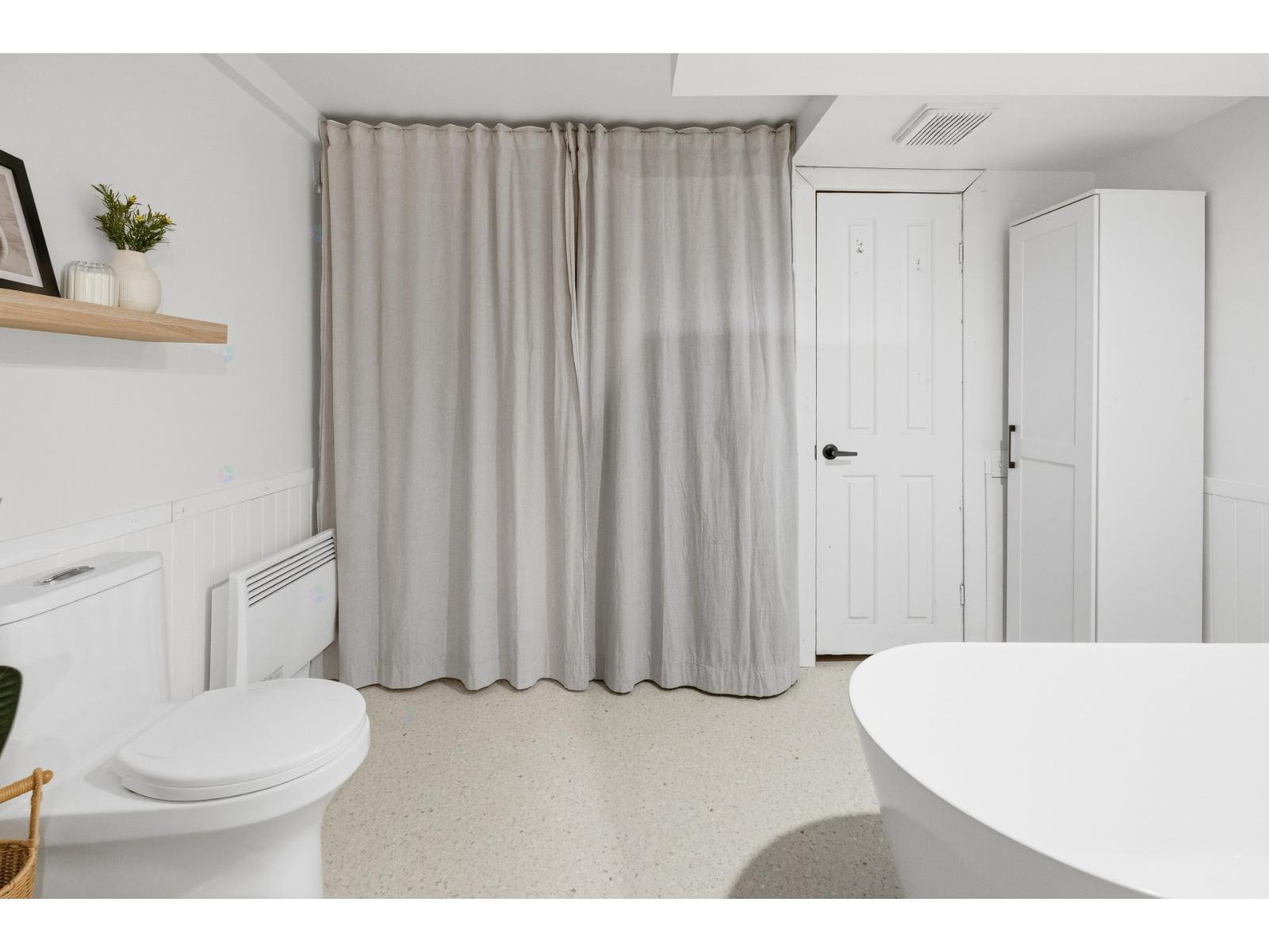 82 Av. Rosa Property Photo 36