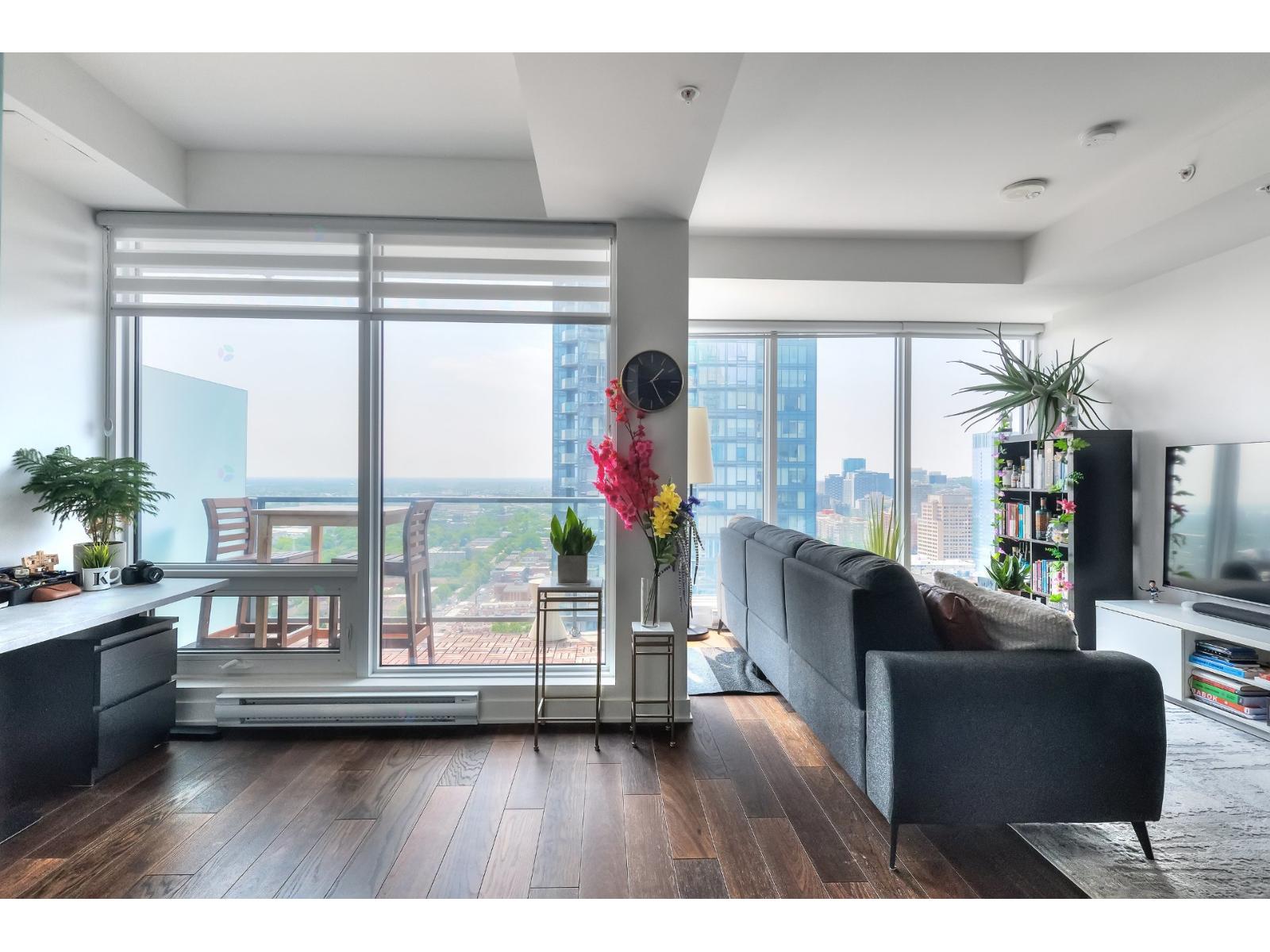 1188 Rue St-antoine O., #3606 Property Photo 2