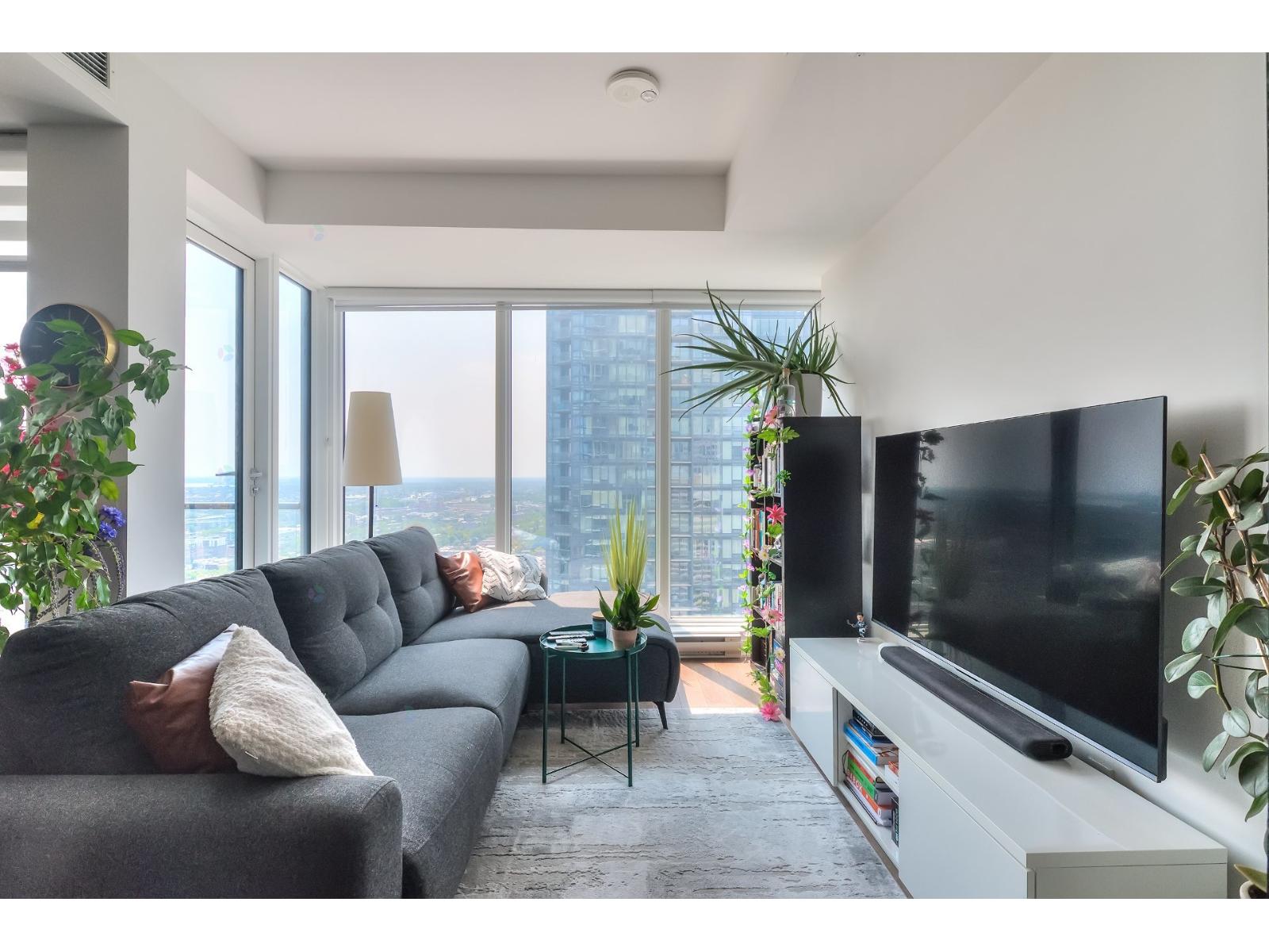 1188 Rue St-antoine O., #3606 Property Photo 3