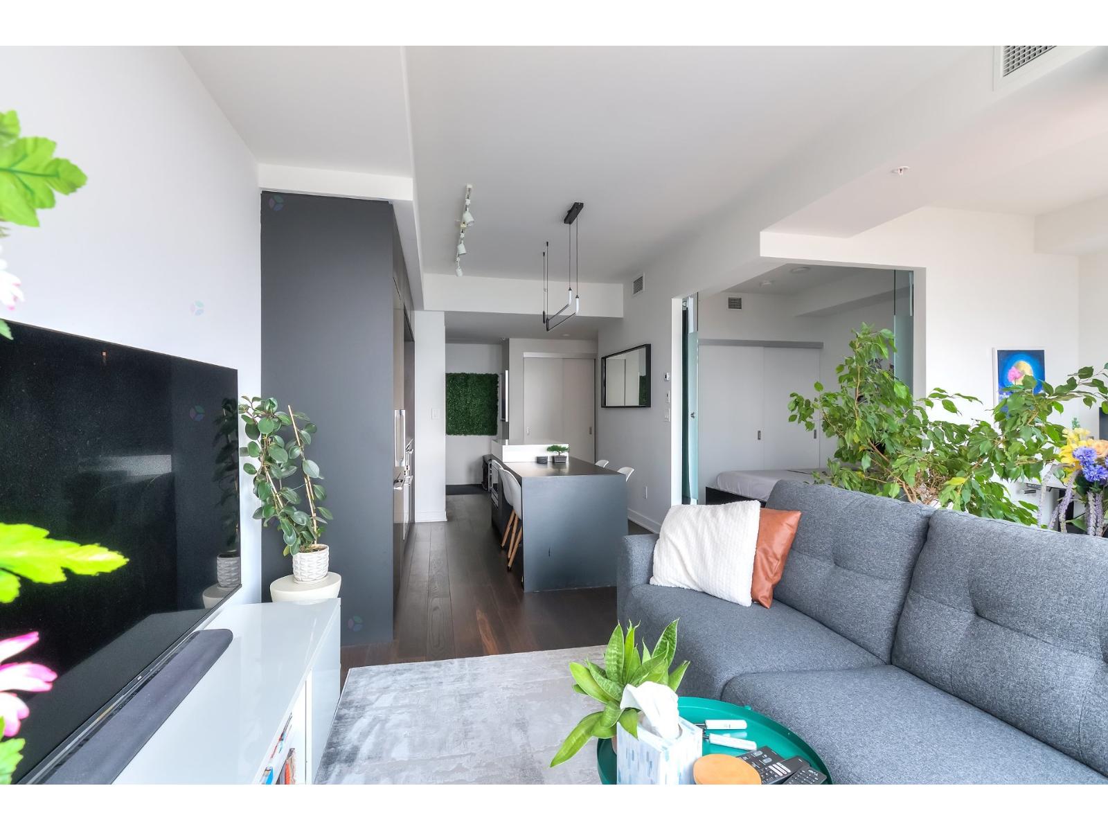 1188 Rue St-antoine O., #3606 Property Photo 4