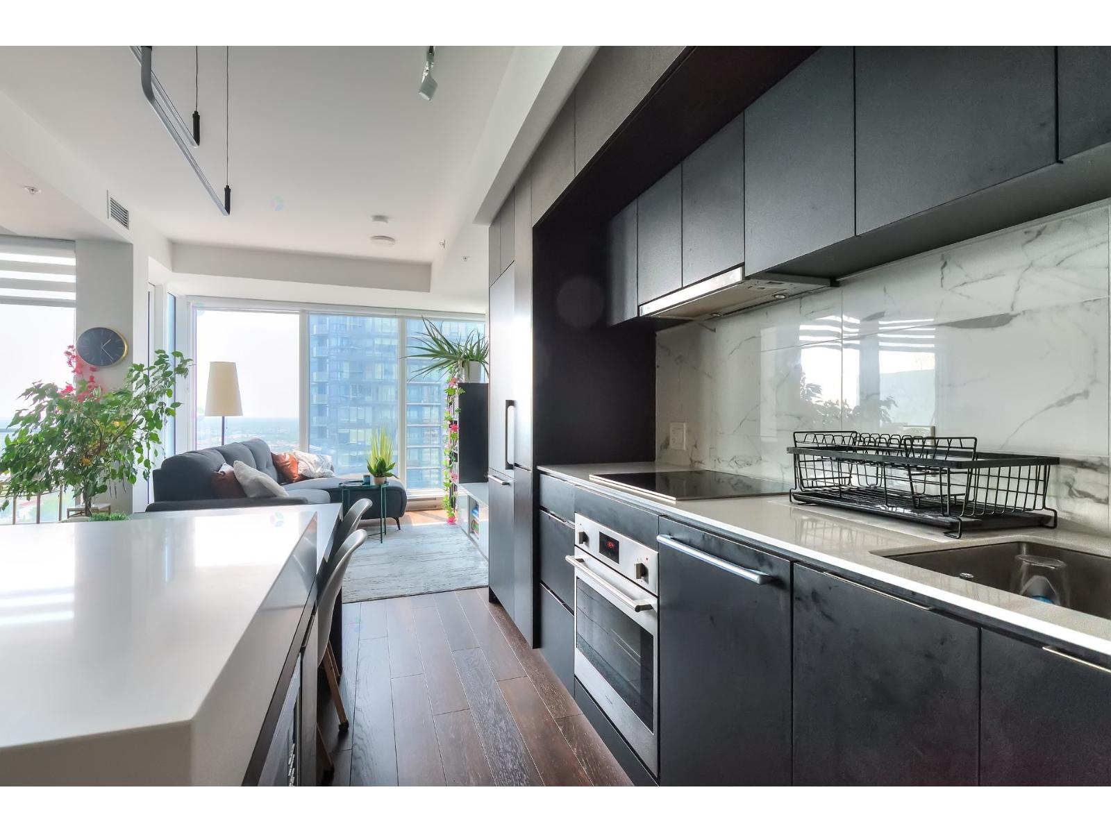 1188 Rue St-antoine O., #3606 Property Photo 5