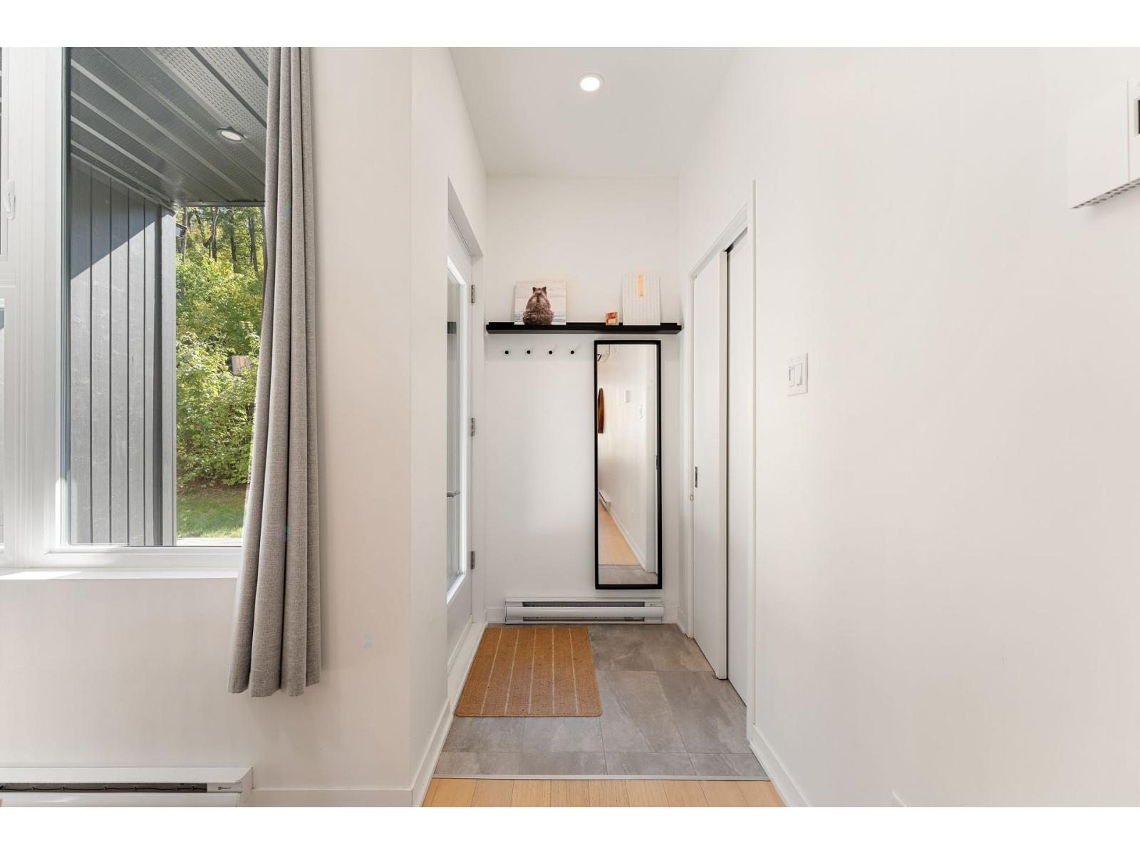 281 Ch. Des Diligences, #102 Property Photo 3