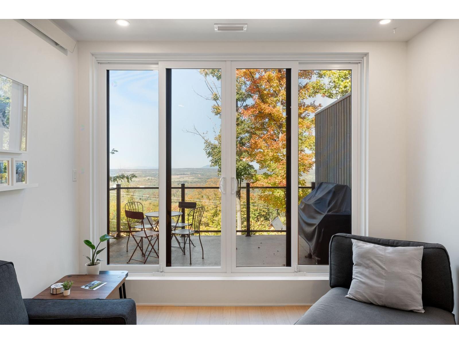 281 Ch. Des Diligences, #102 Property Photo 12