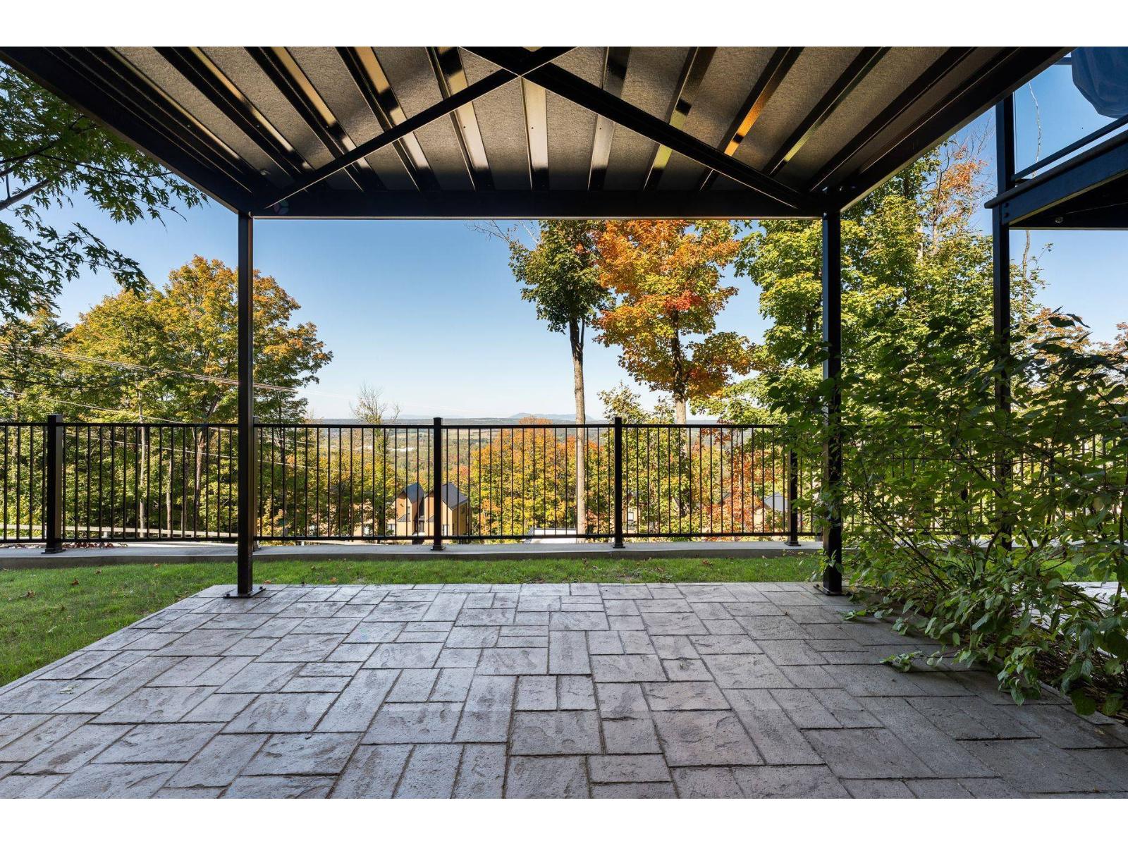 281 Ch. Des Diligences, #102 Property Photo 20