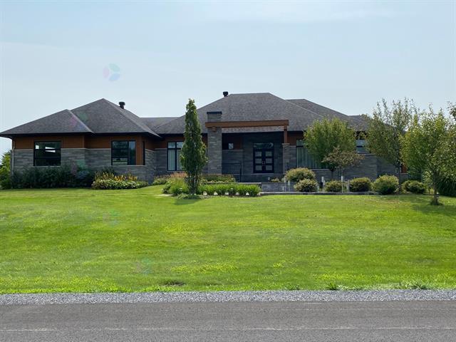 233 Rue Roberts Property Photo 1