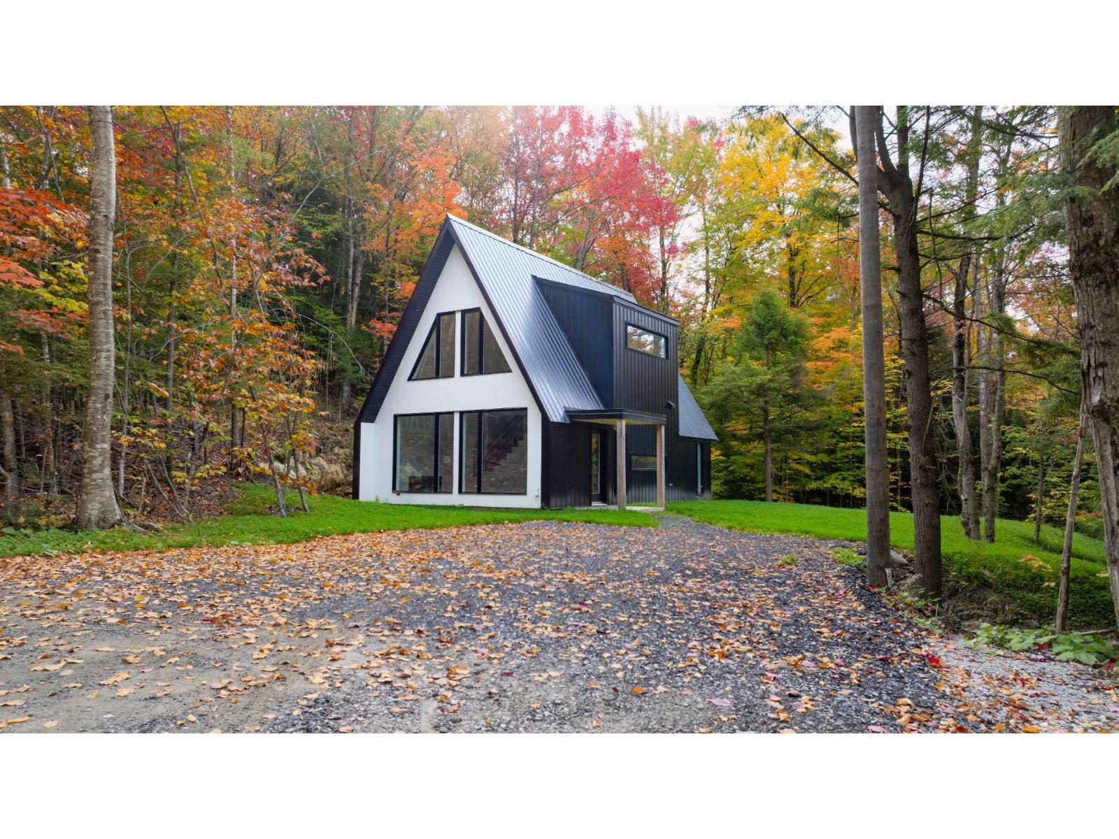 24 Rue Des Pins Property Photo 2